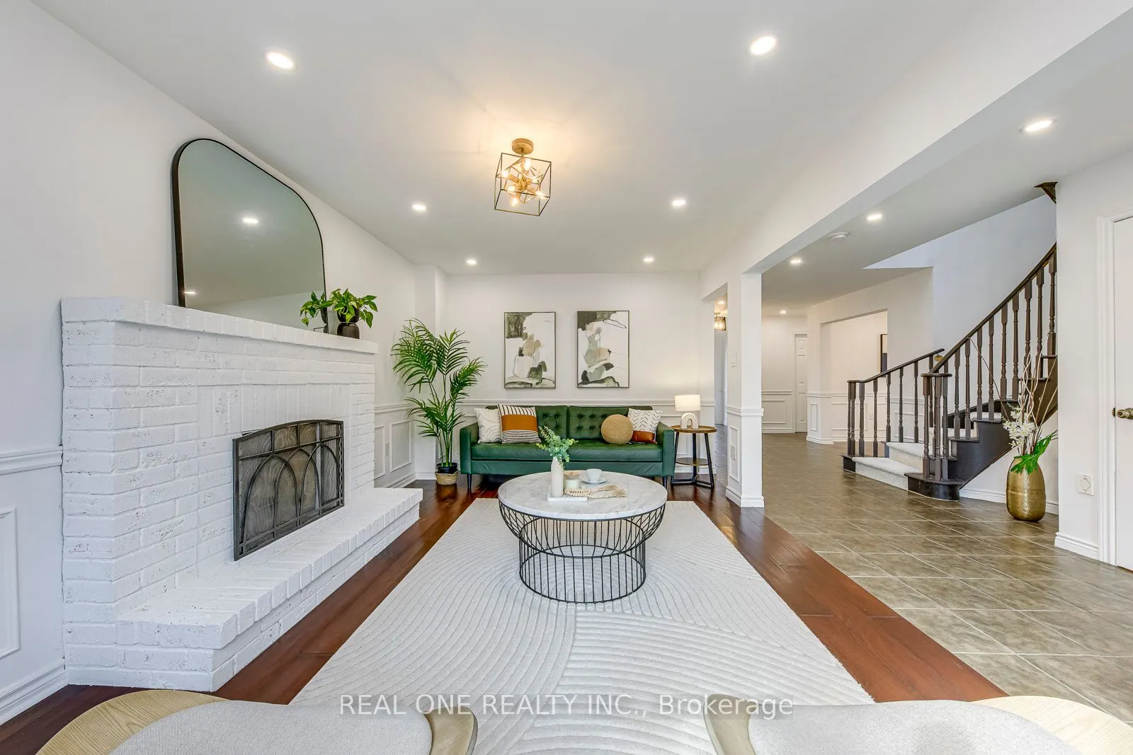2075 Banbury Crescent
