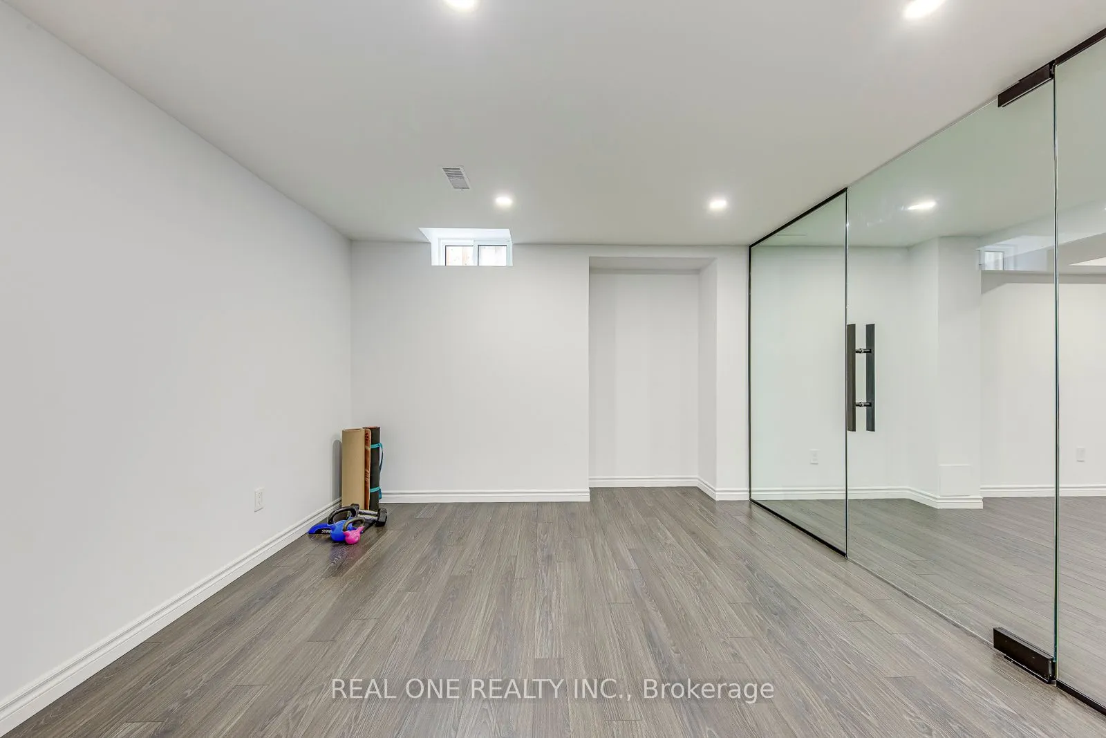 2075 Banbury Crescent