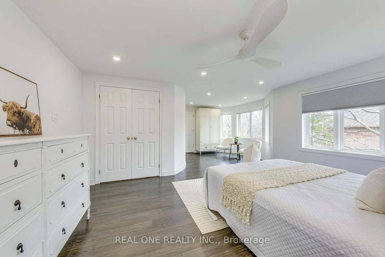 2075 Banbury Crescent