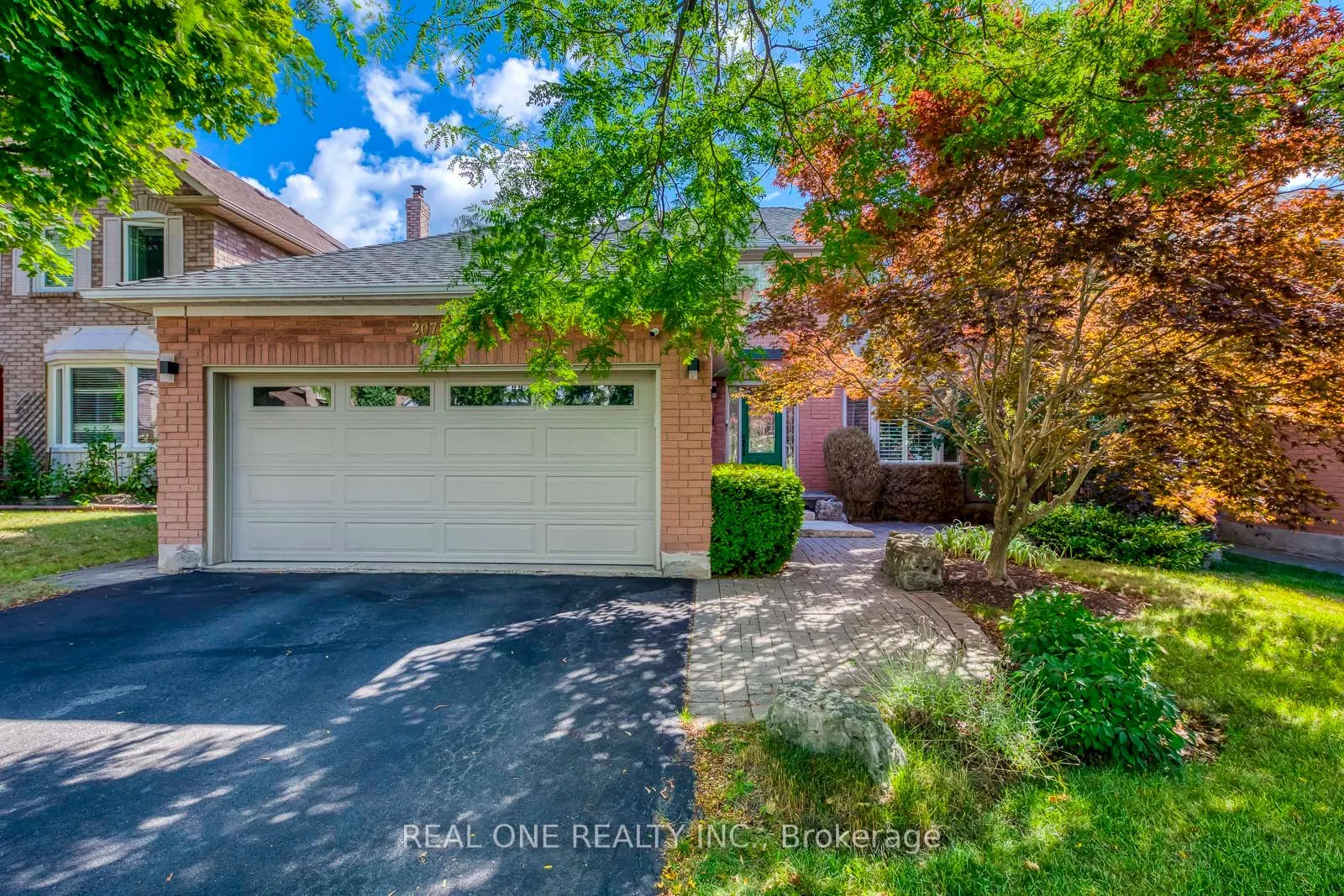 2075 Banbury Crescent