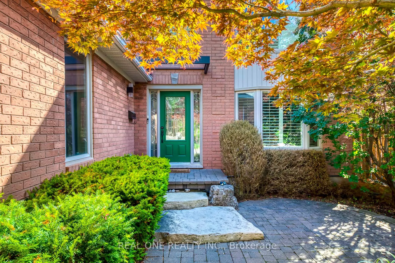2075 Banbury Crescent