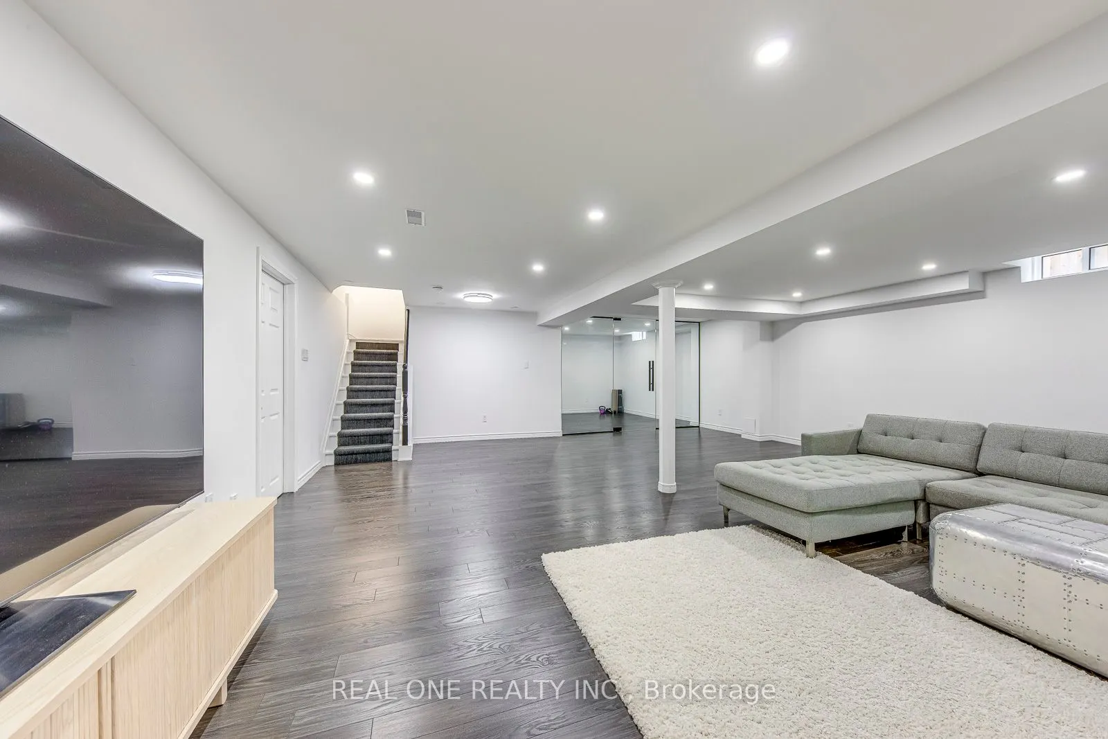 2075 Banbury Crescent