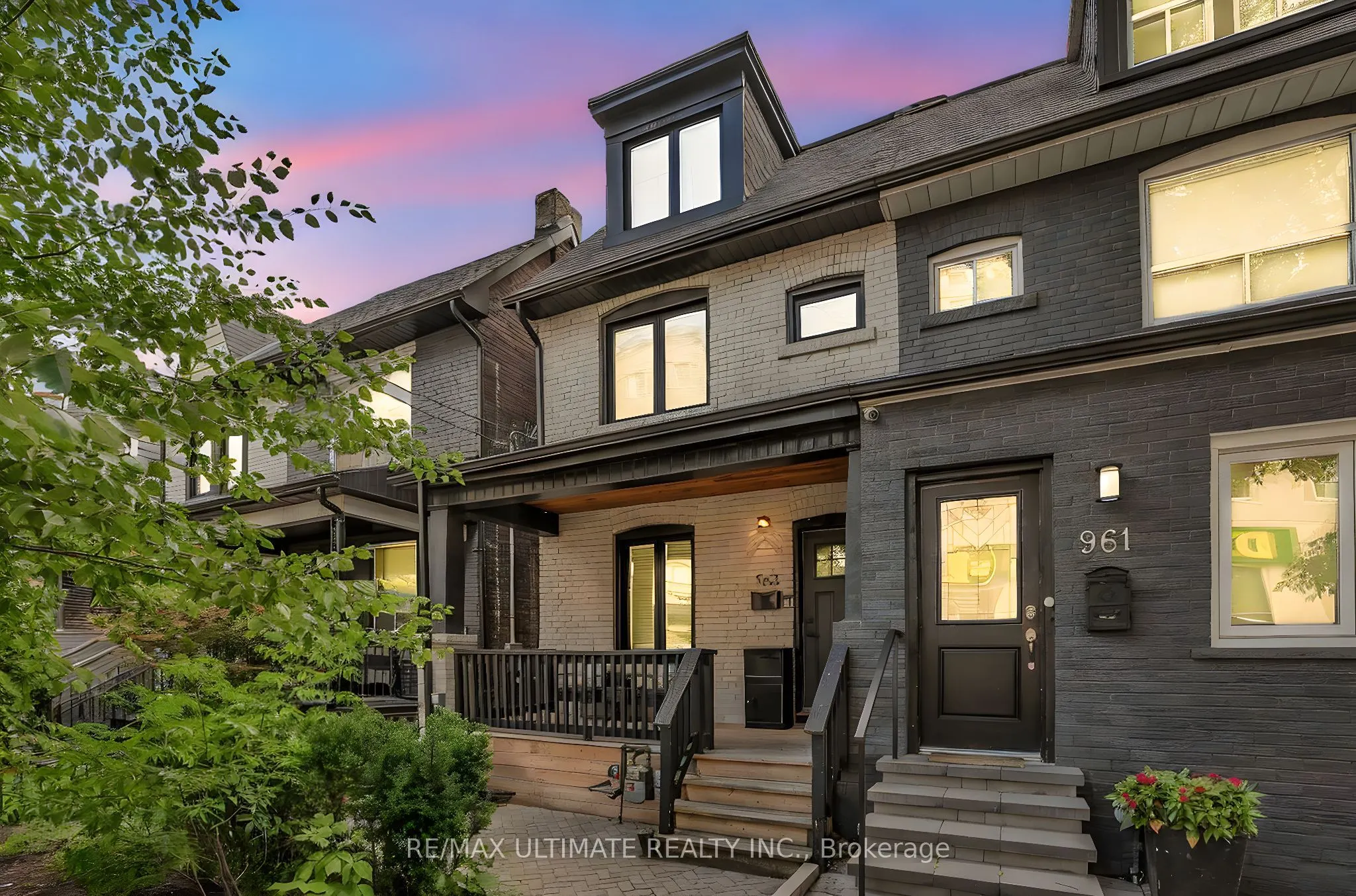963 Lansdowne Avenue