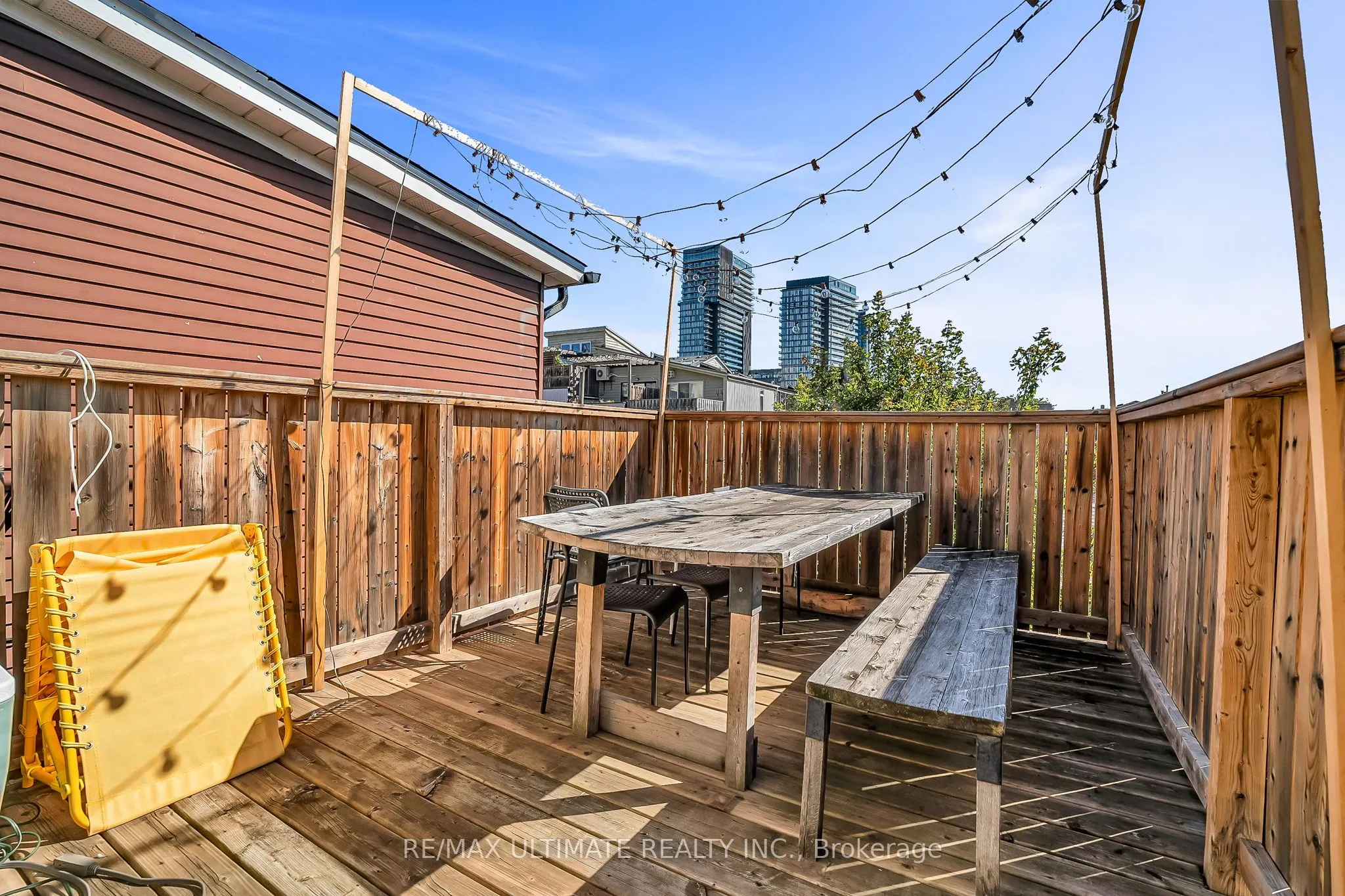 963 Lansdowne Avenue