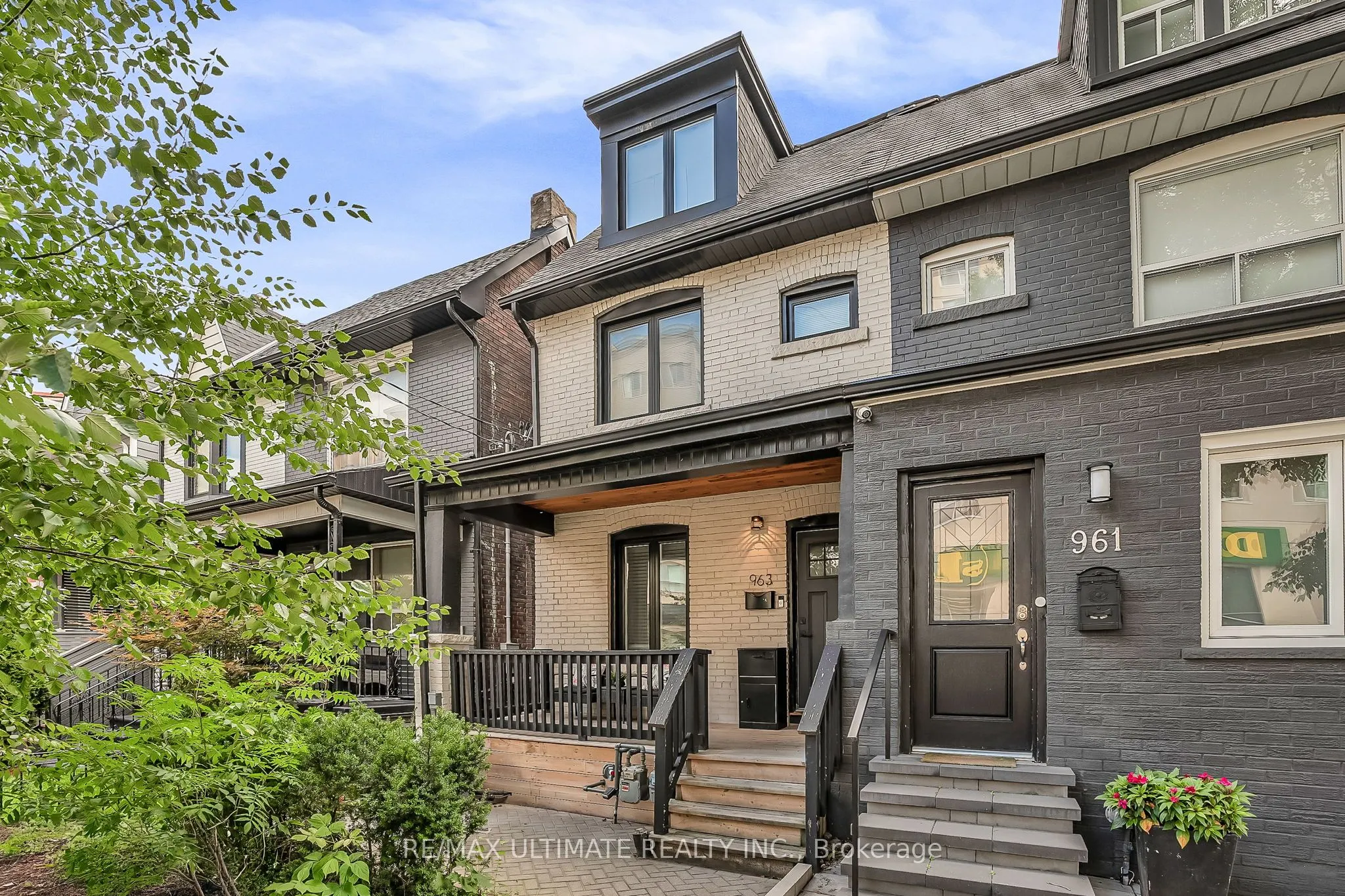 963 Lansdowne Avenue