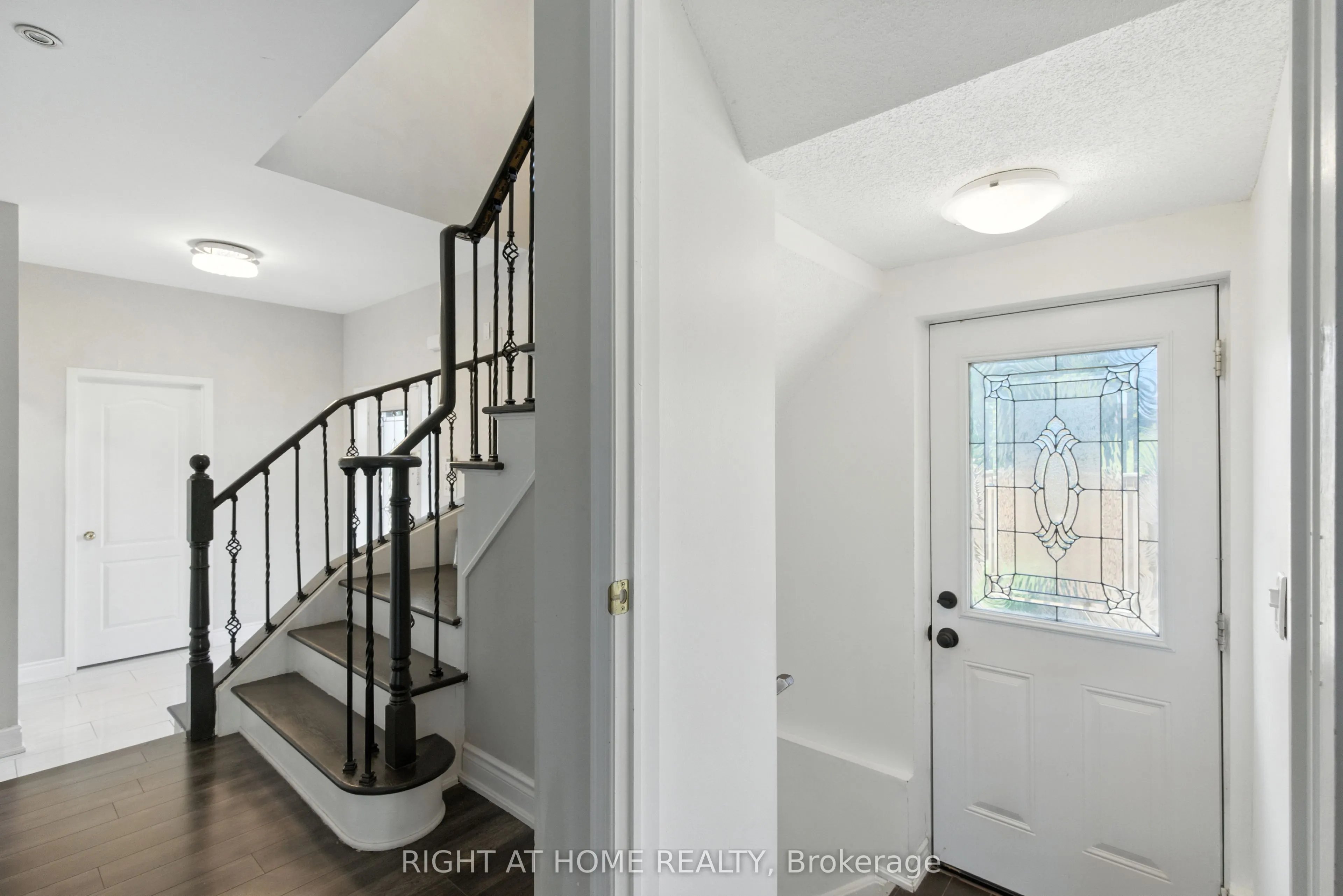 1233 Lamont Crescent