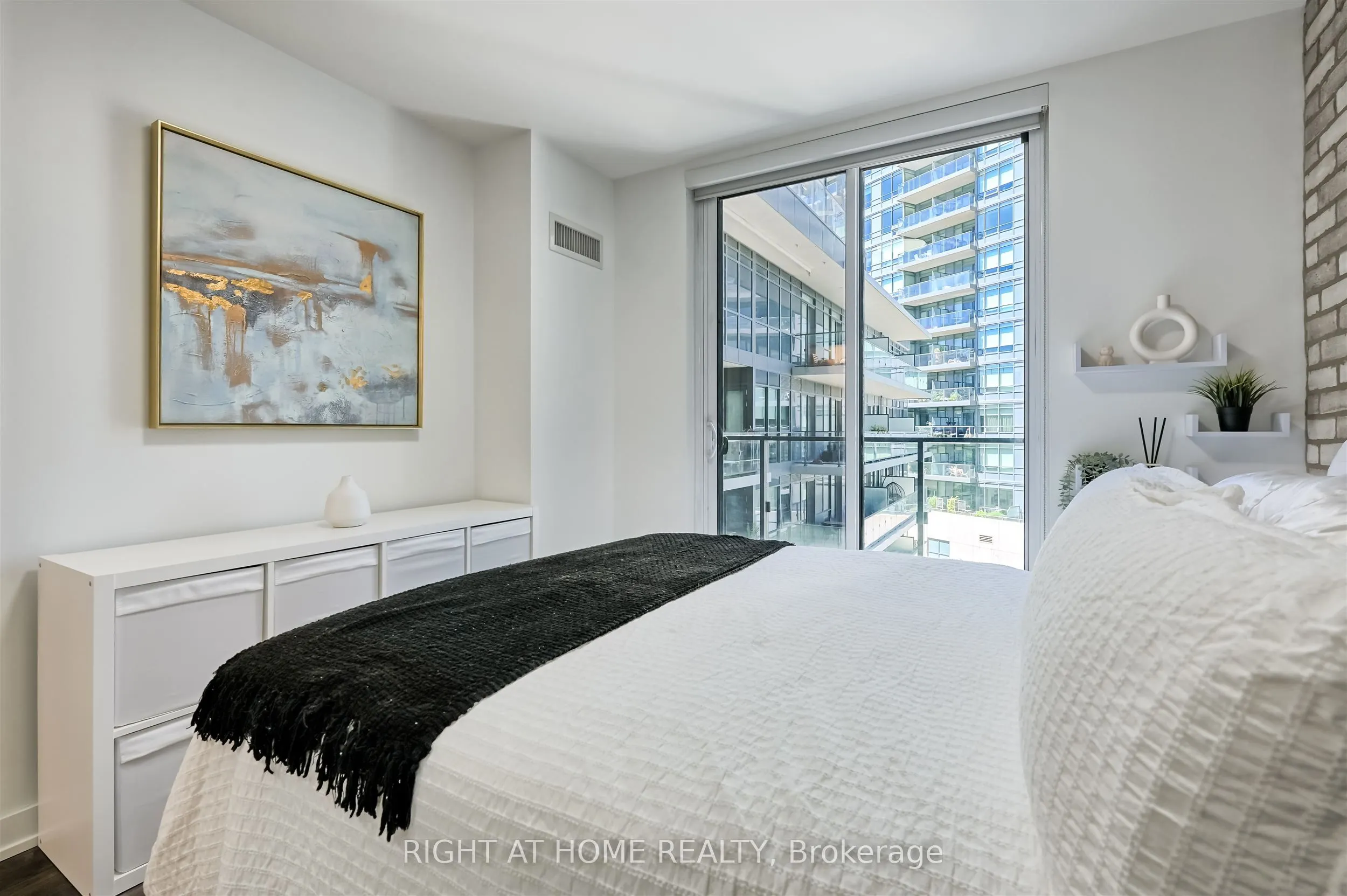 10 Park Lawn Road, #620