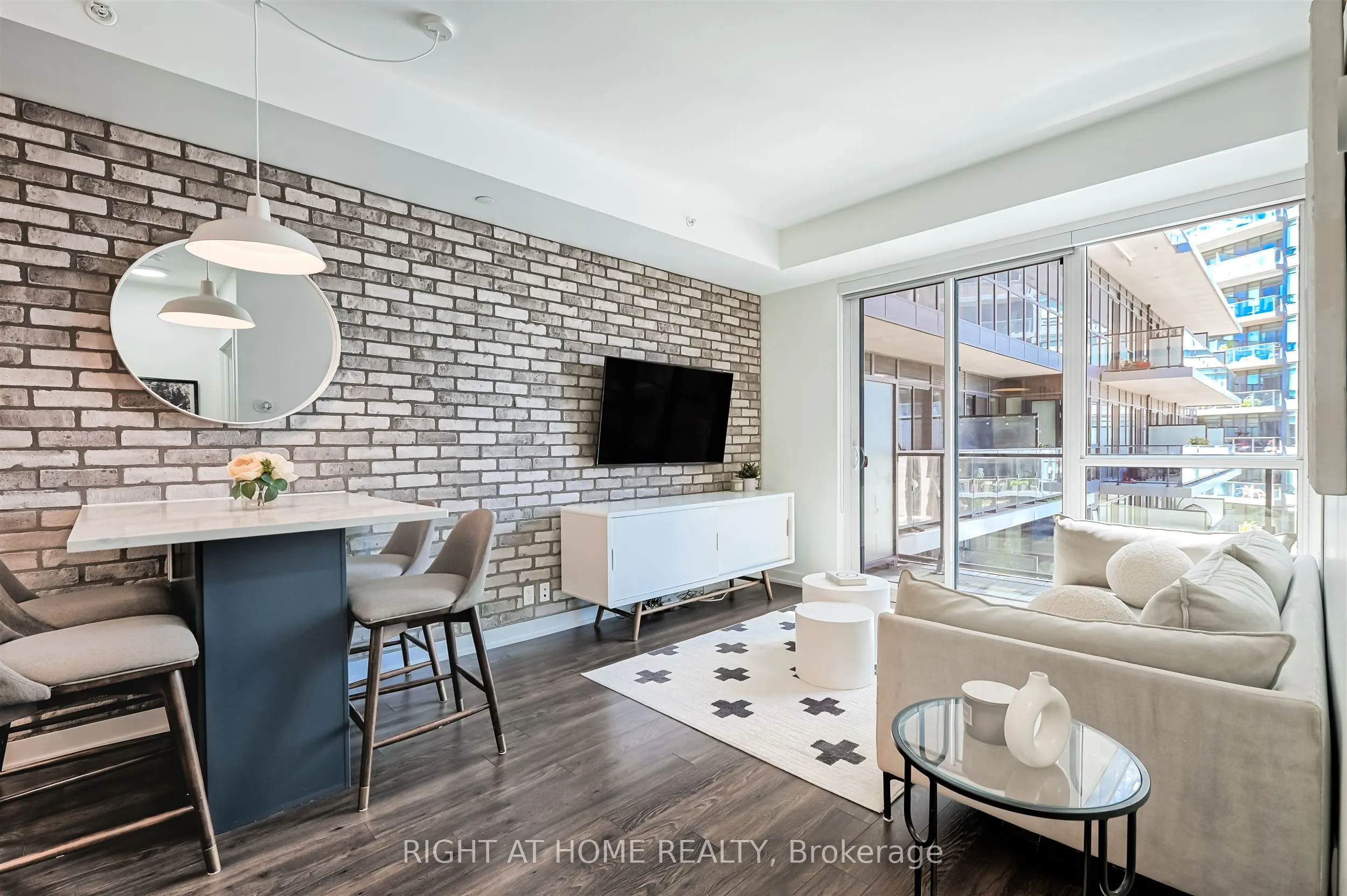 10 Park Lawn Road, #620