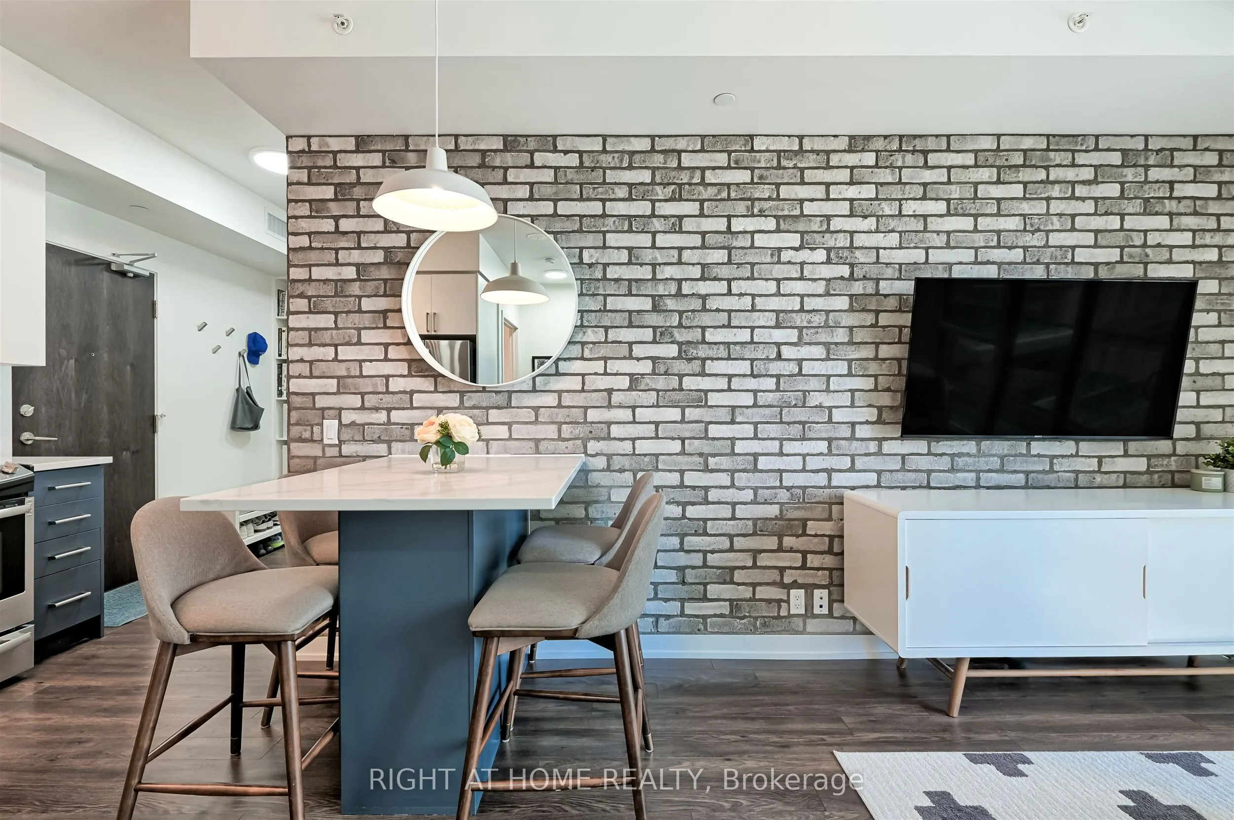 10 Park Lawn Road, #620