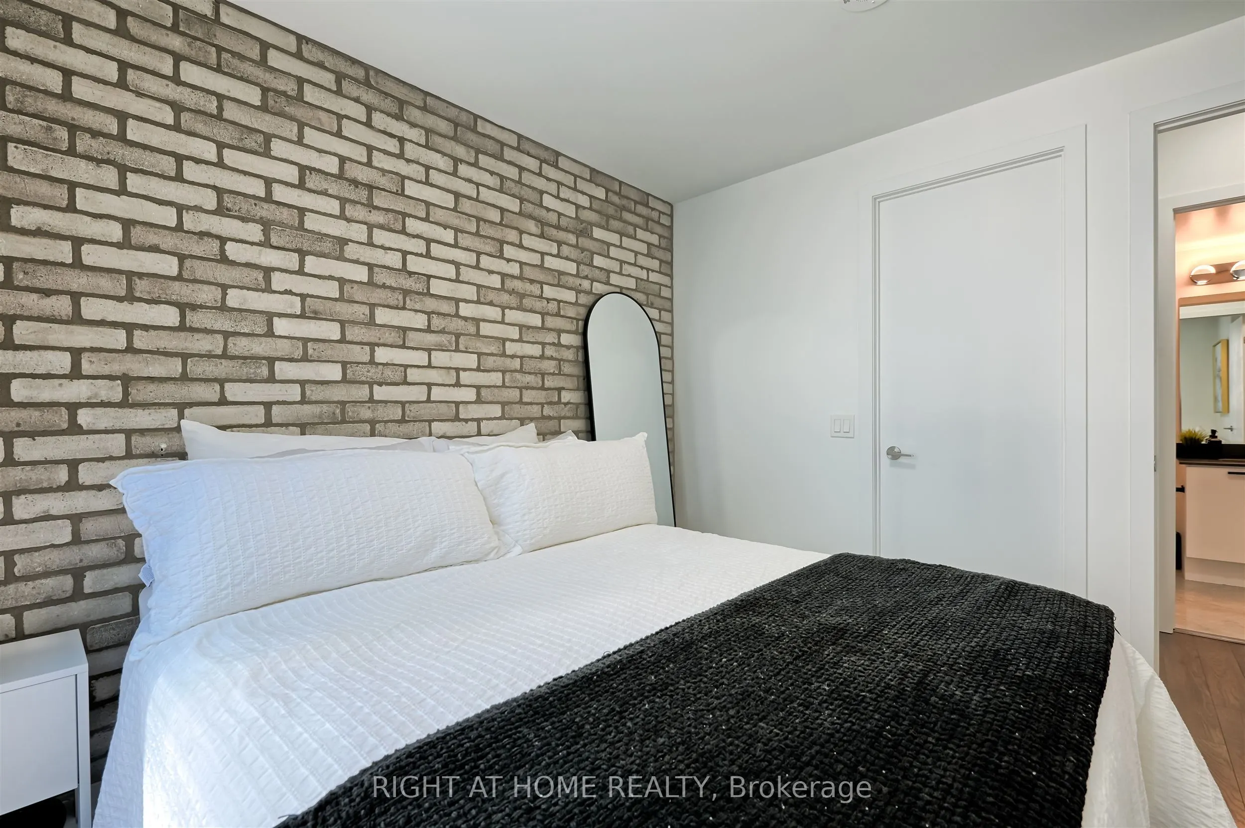 10 Park Lawn Road, #620