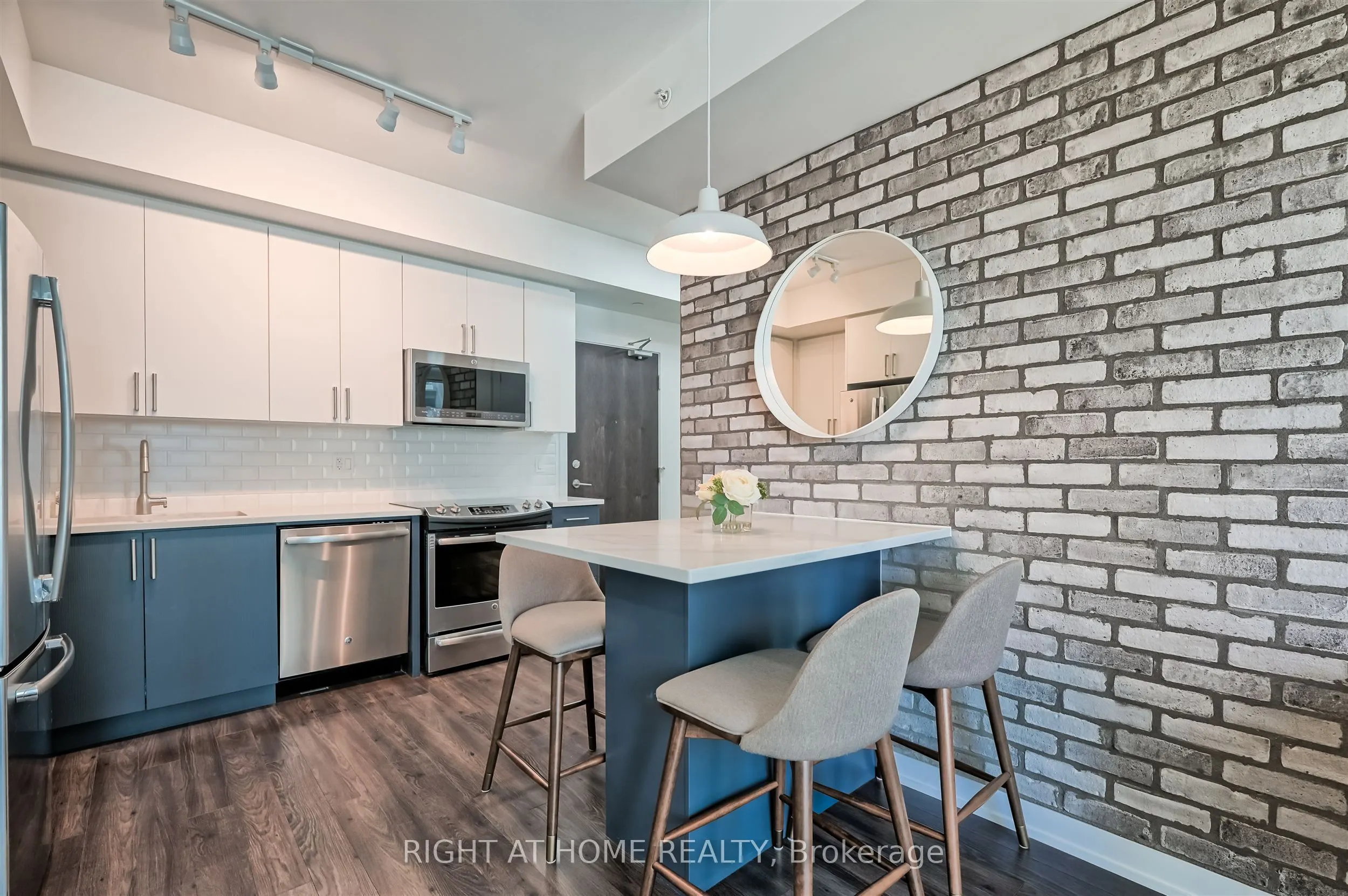 10 Park Lawn Road, #620