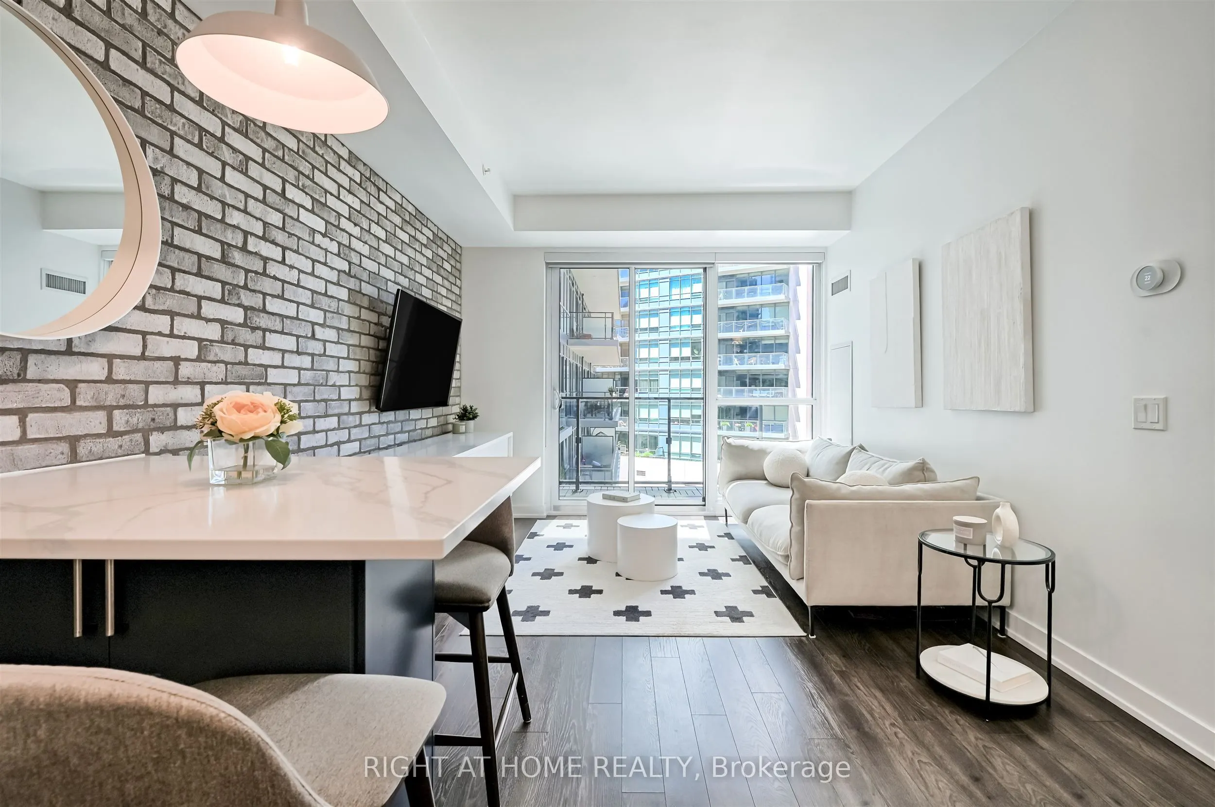 10 Park Lawn Road, #620