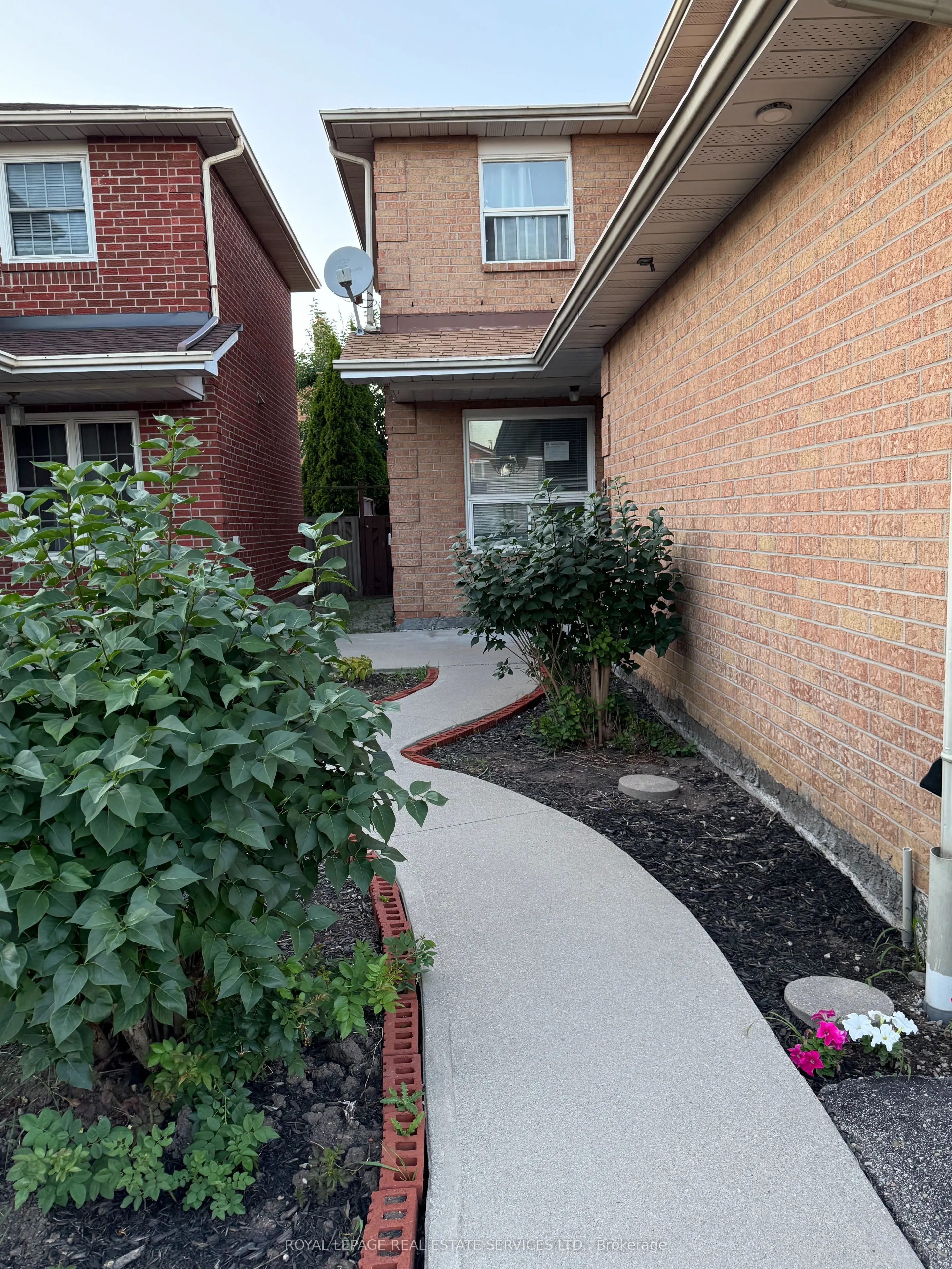 47 Alabaster Drive, #Upper