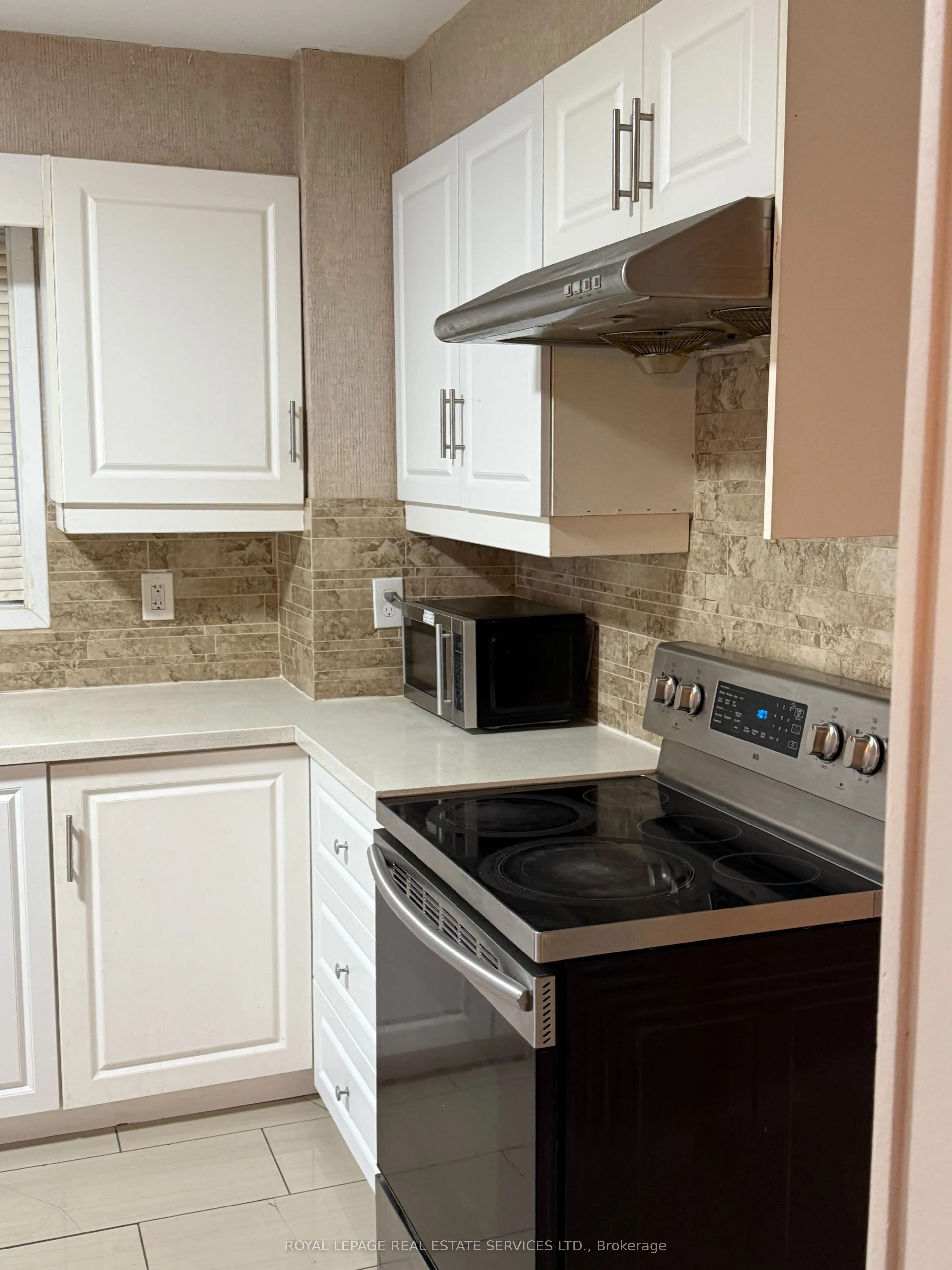 47 Alabaster Drive, #Upper