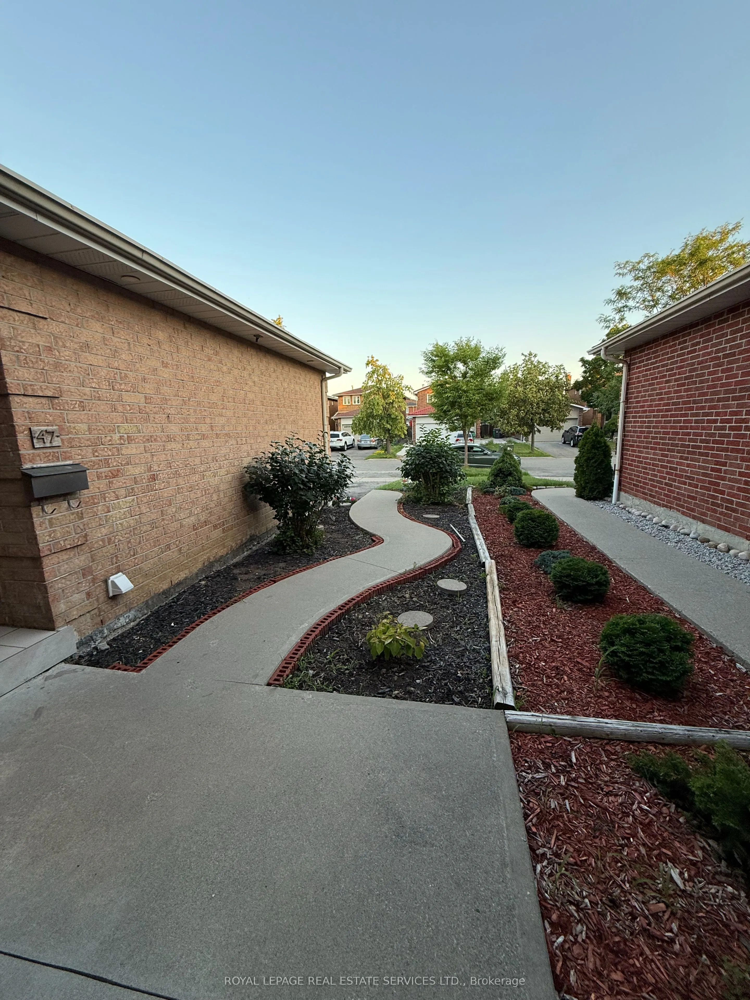47 Alabaster Drive, #Upper