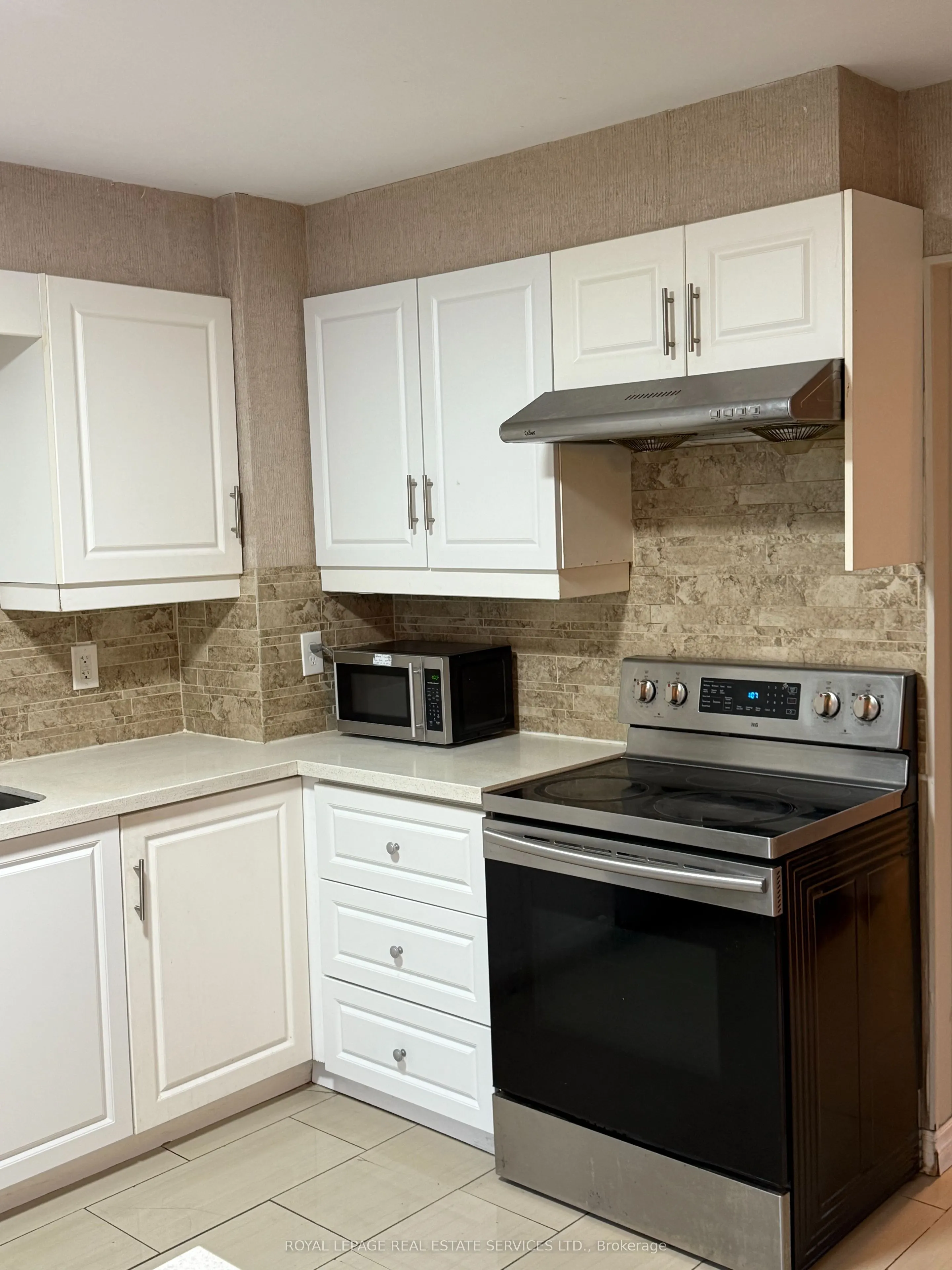 47 Alabaster Drive, #Upper