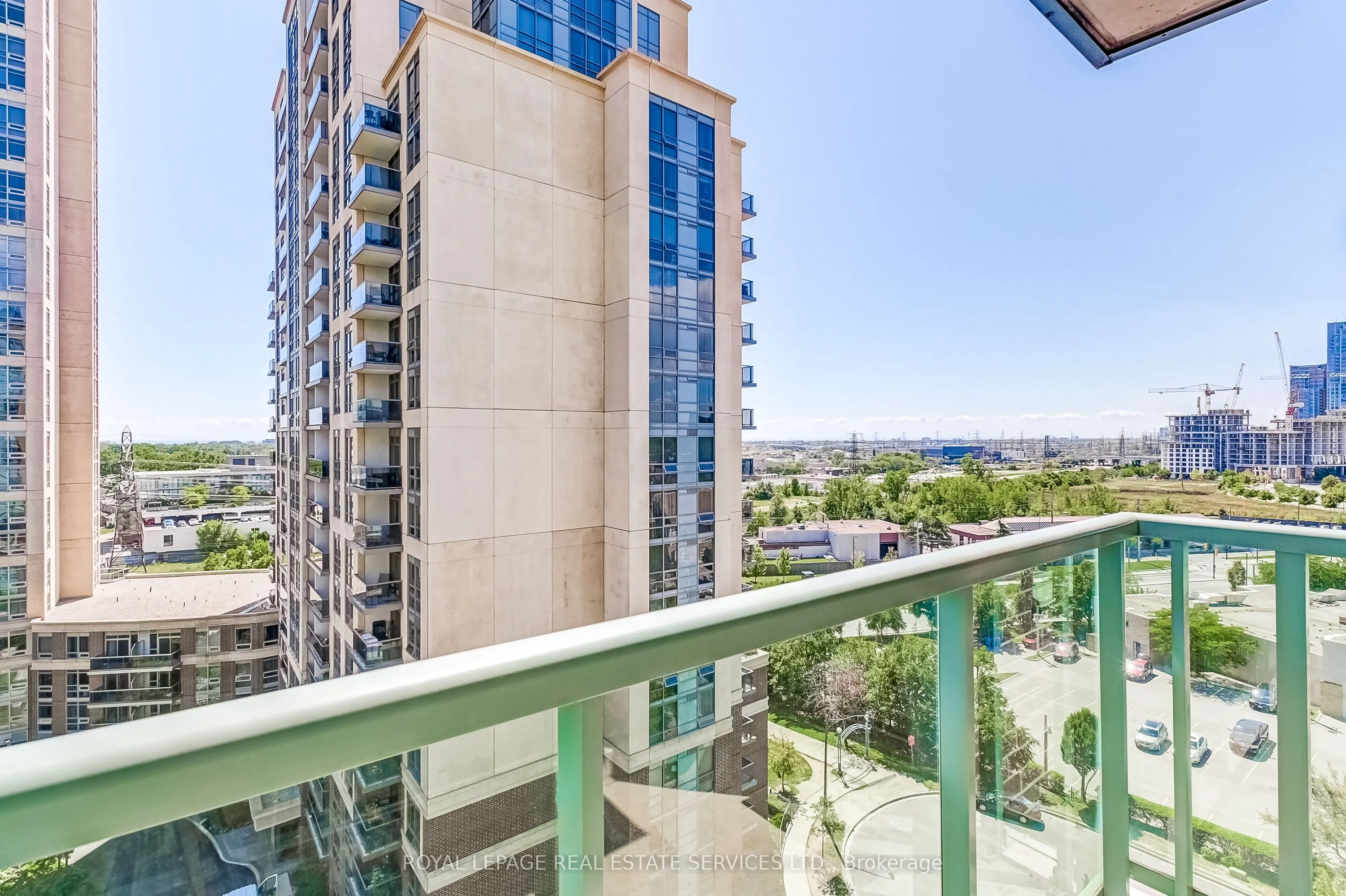 9 Michael Power Place, #1005