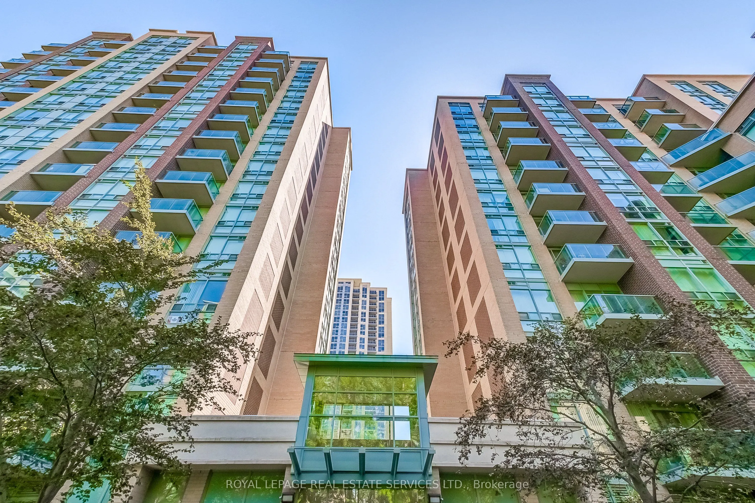 9 Michael Power Place, #1005