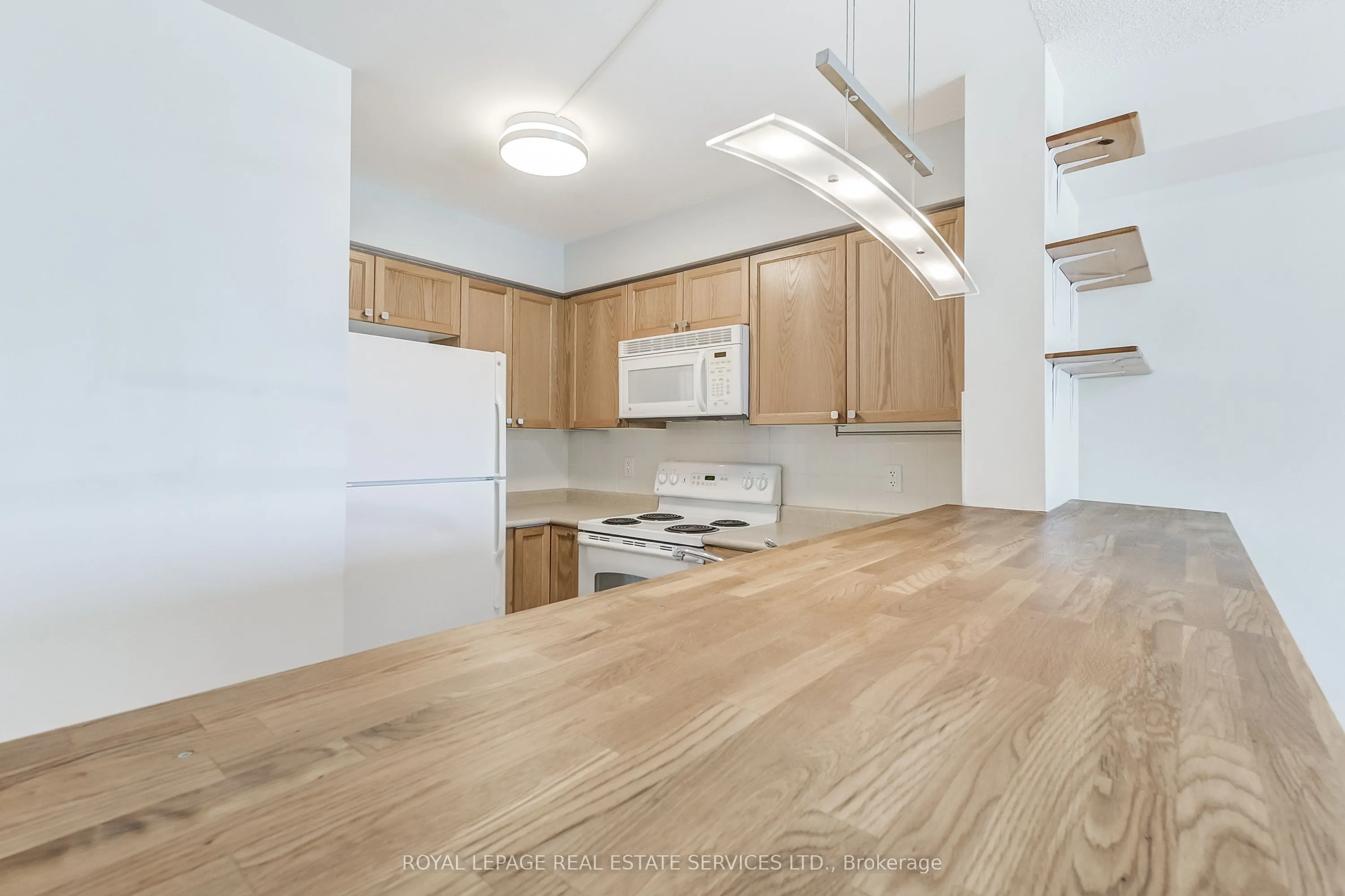 9 Michael Power Place, #1005