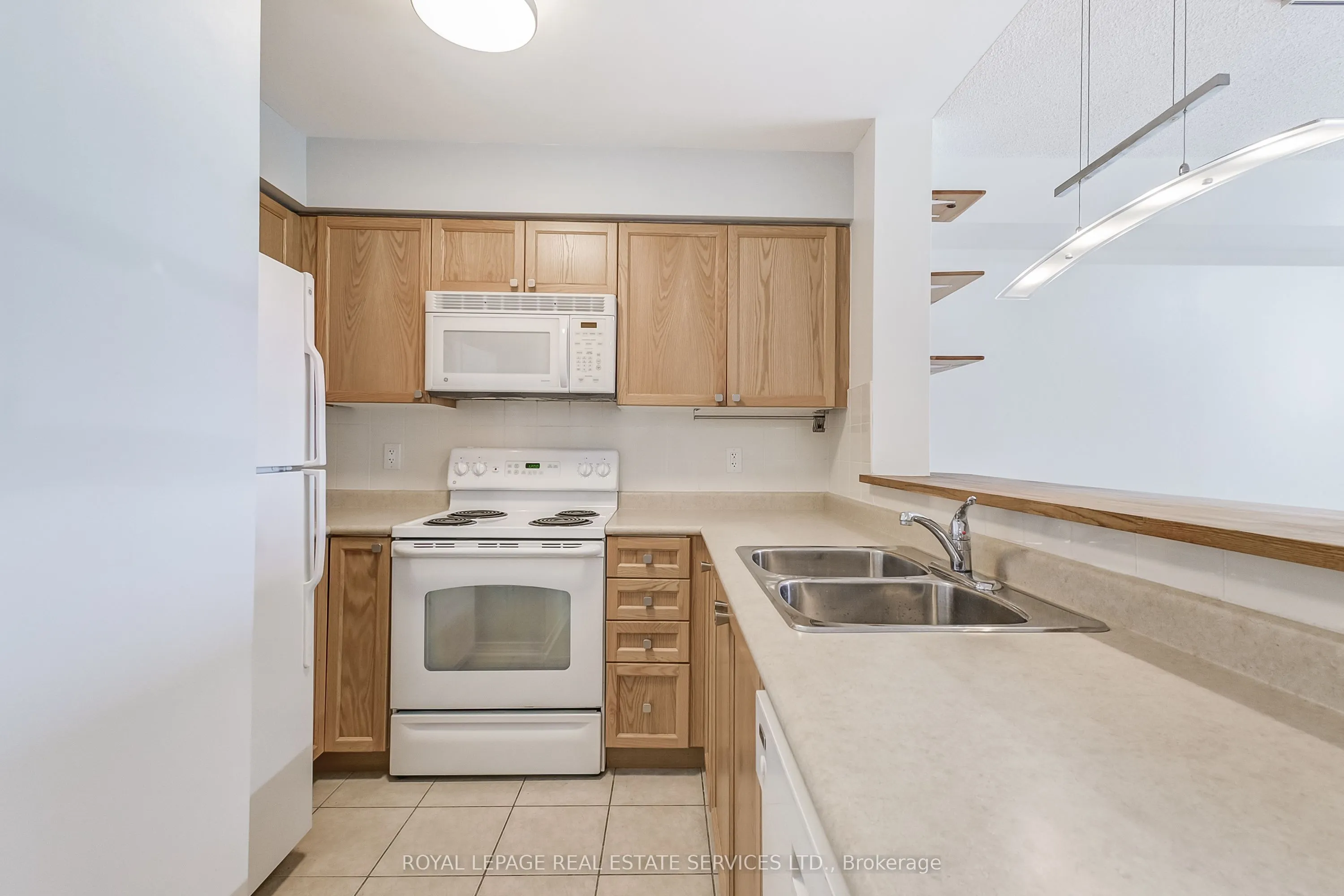 9 Michael Power Place, #1005
