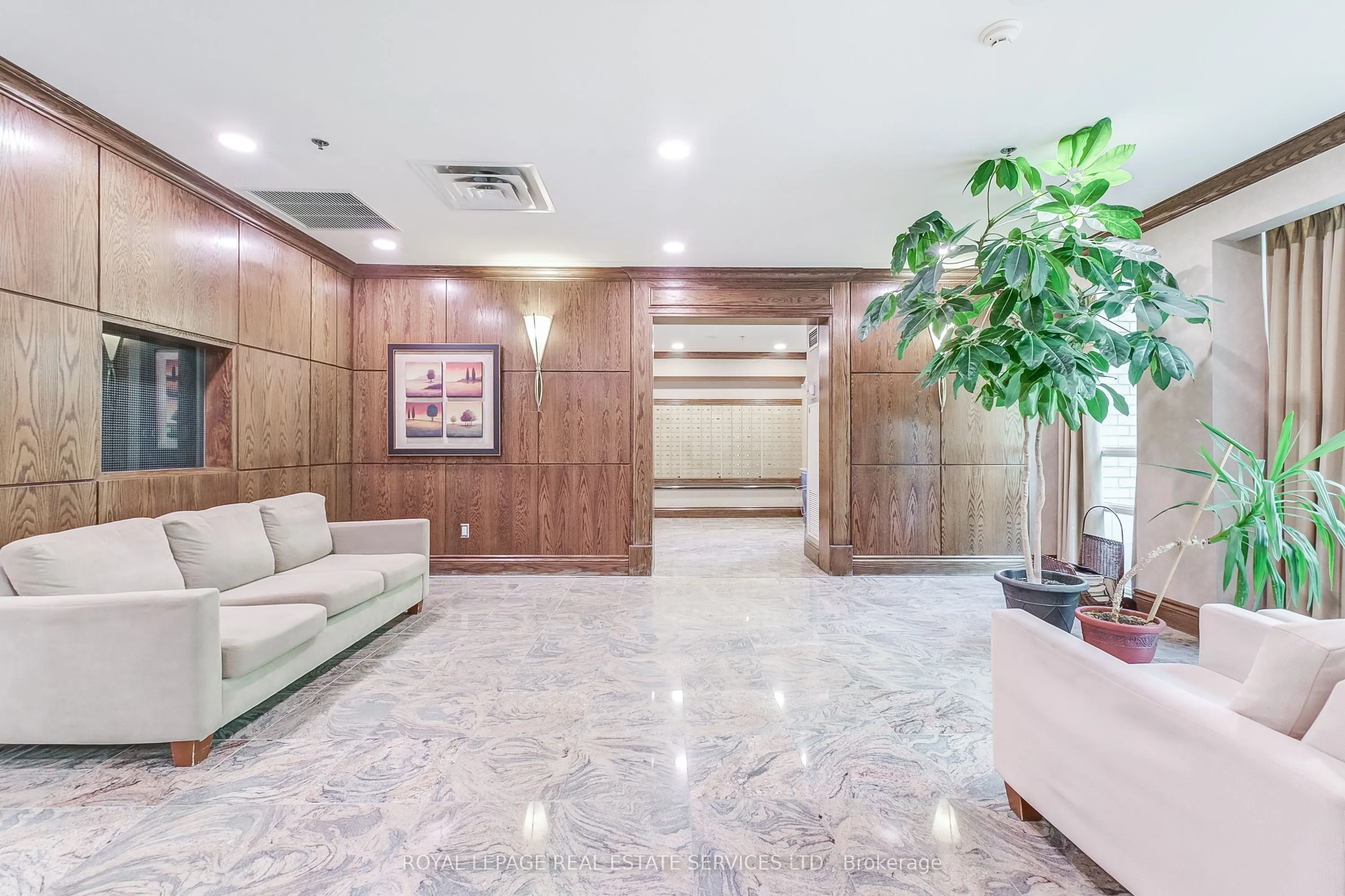 9 Michael Power Place, #1005
