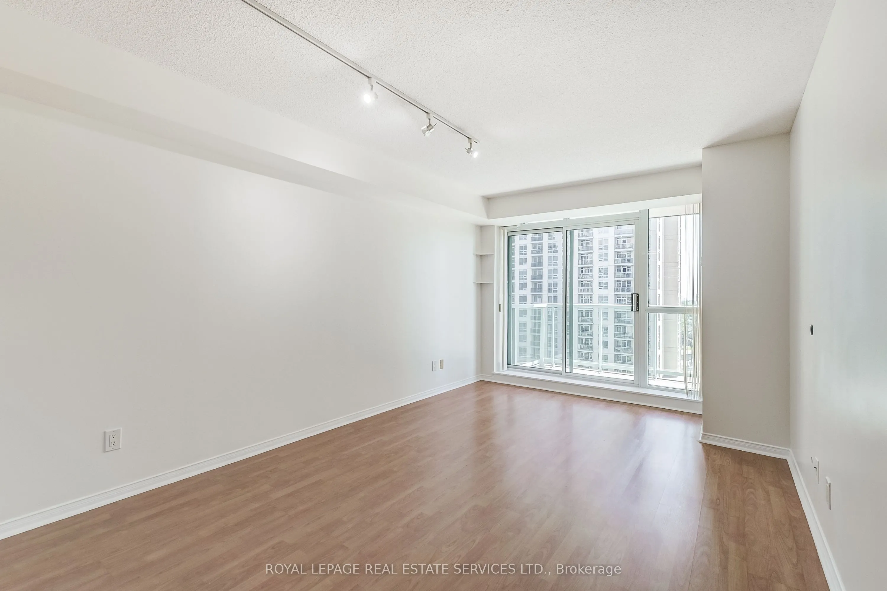 9 Michael Power Place, #1005