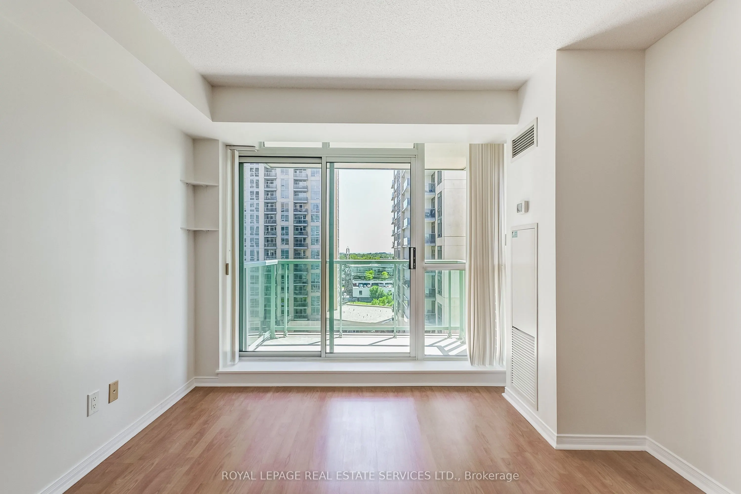 9 Michael Power Place, #1005