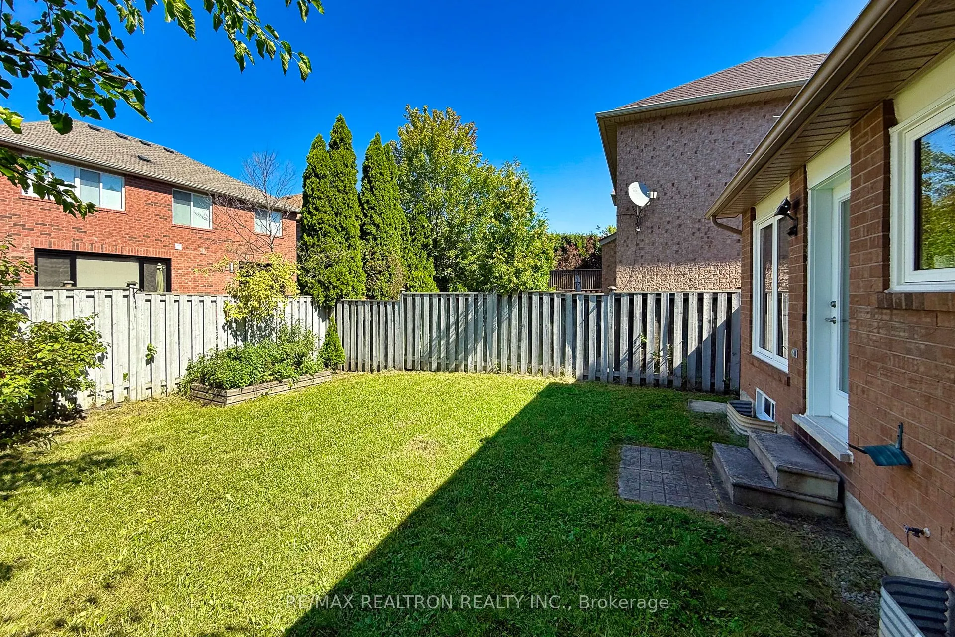 3959 Deepwood Heights