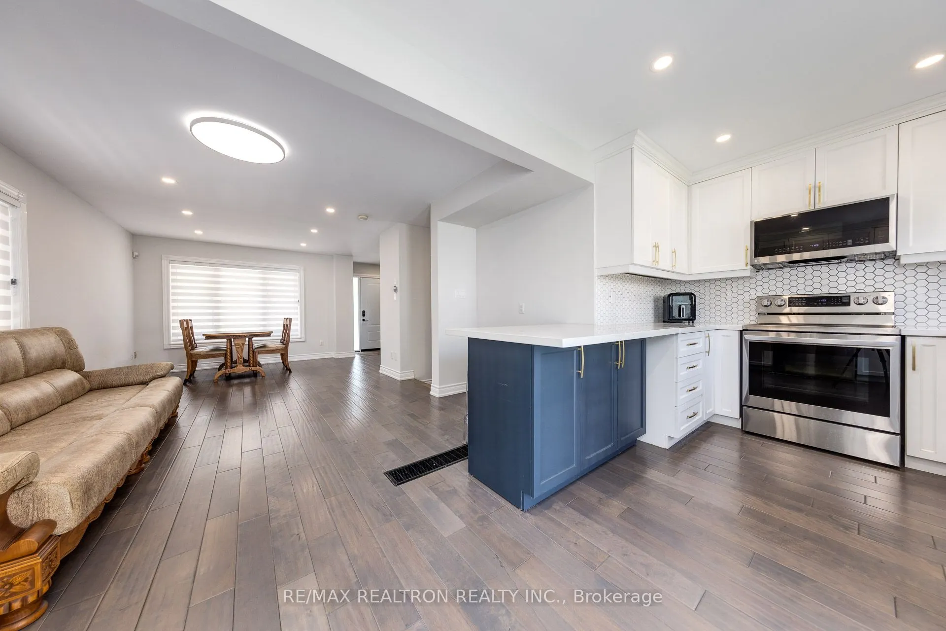 3959 Deepwood Heights