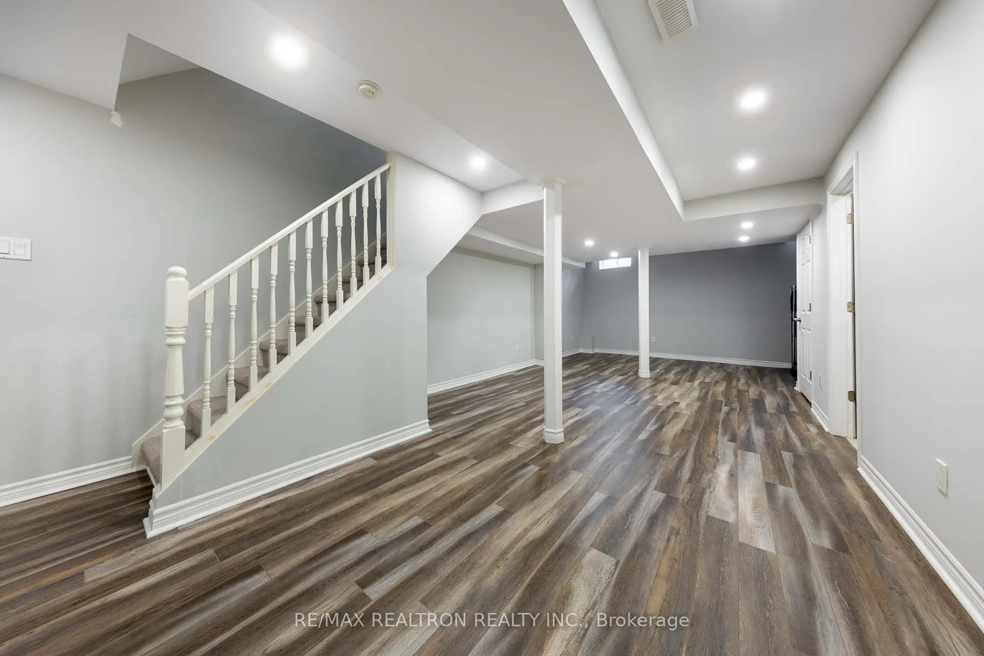 3959 Deepwood Heights