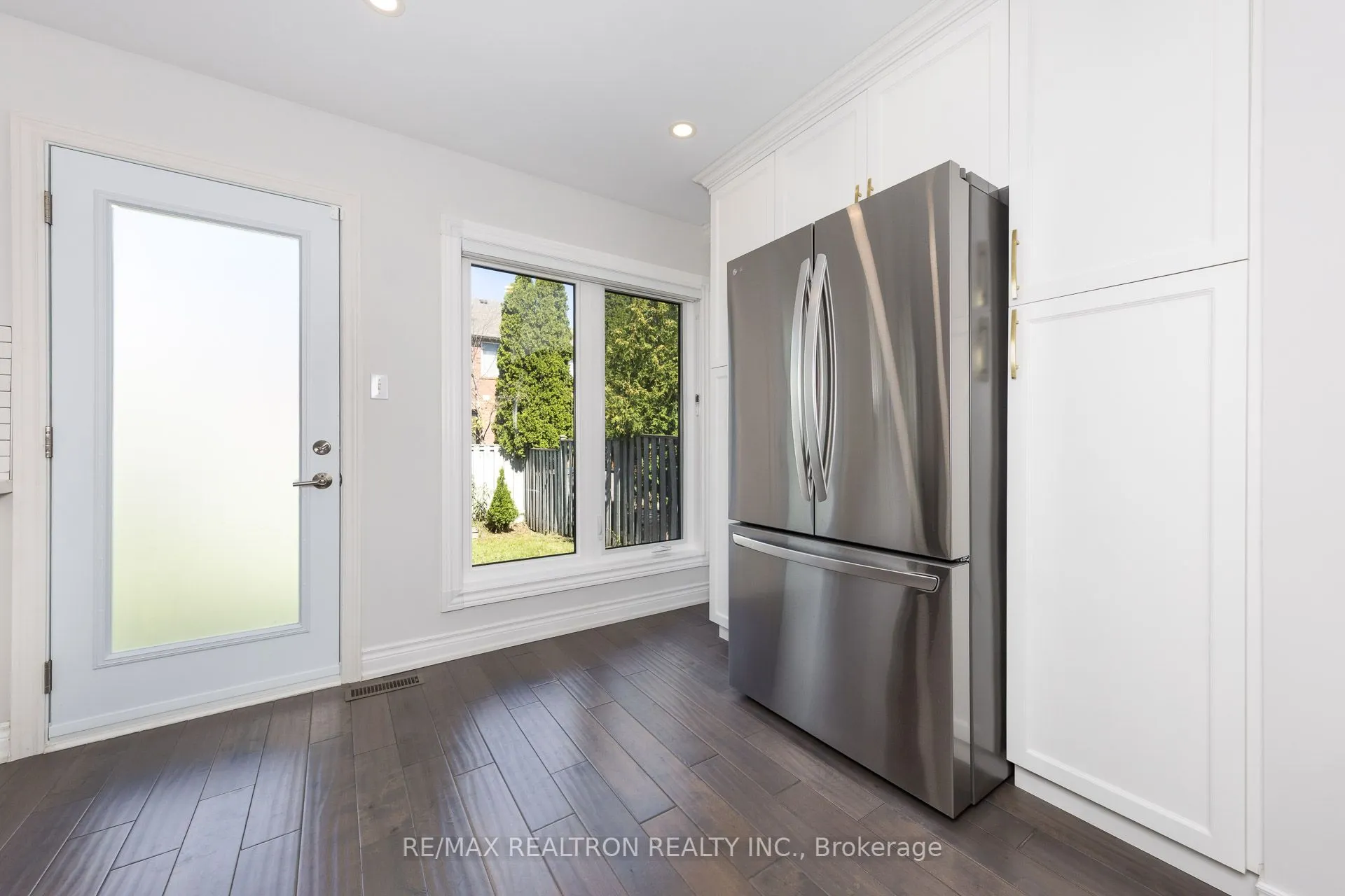 3959 Deepwood Heights