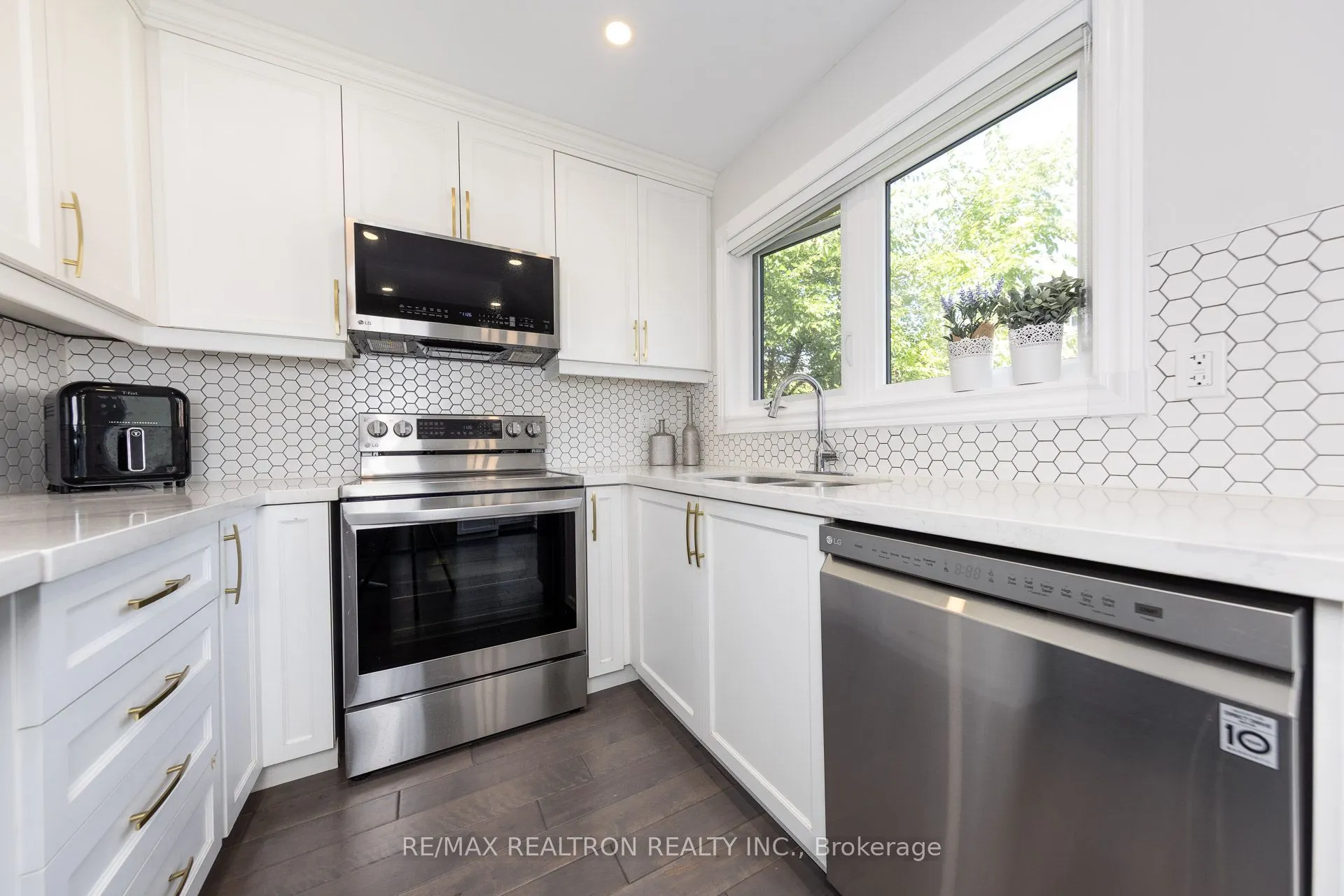 3959 Deepwood Heights