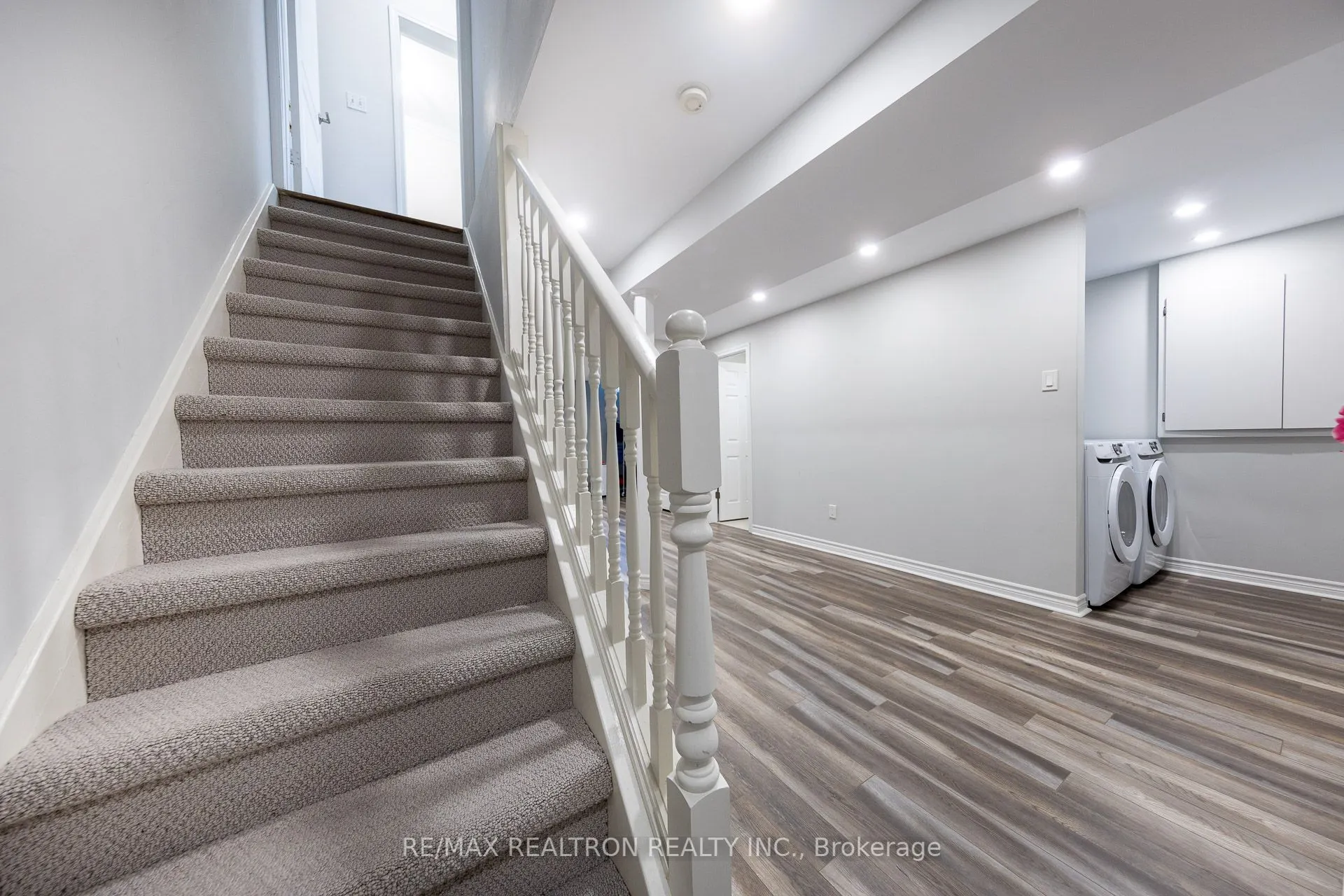 3959 Deepwood Heights