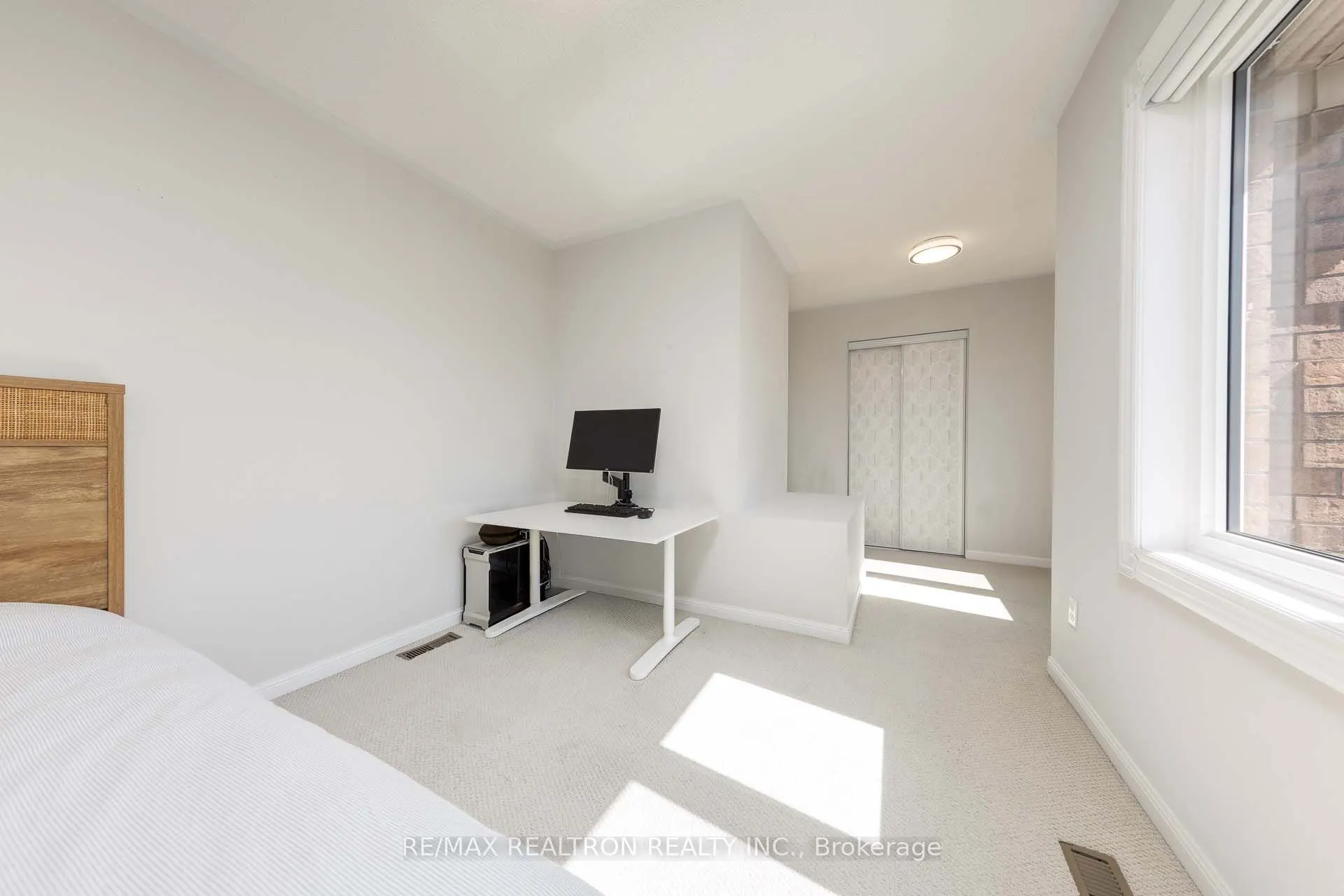 3959 Deepwood Heights