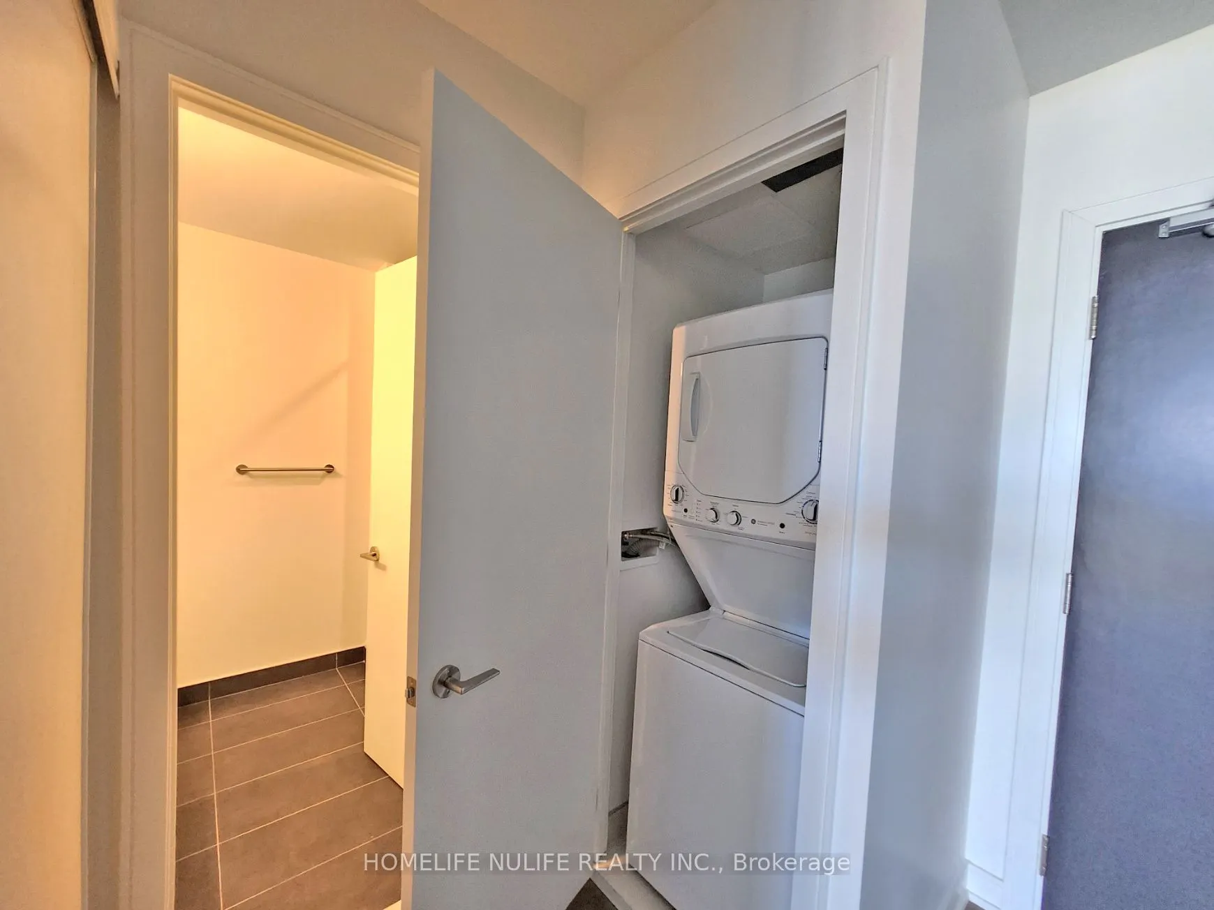 3009 Novar Road, #819