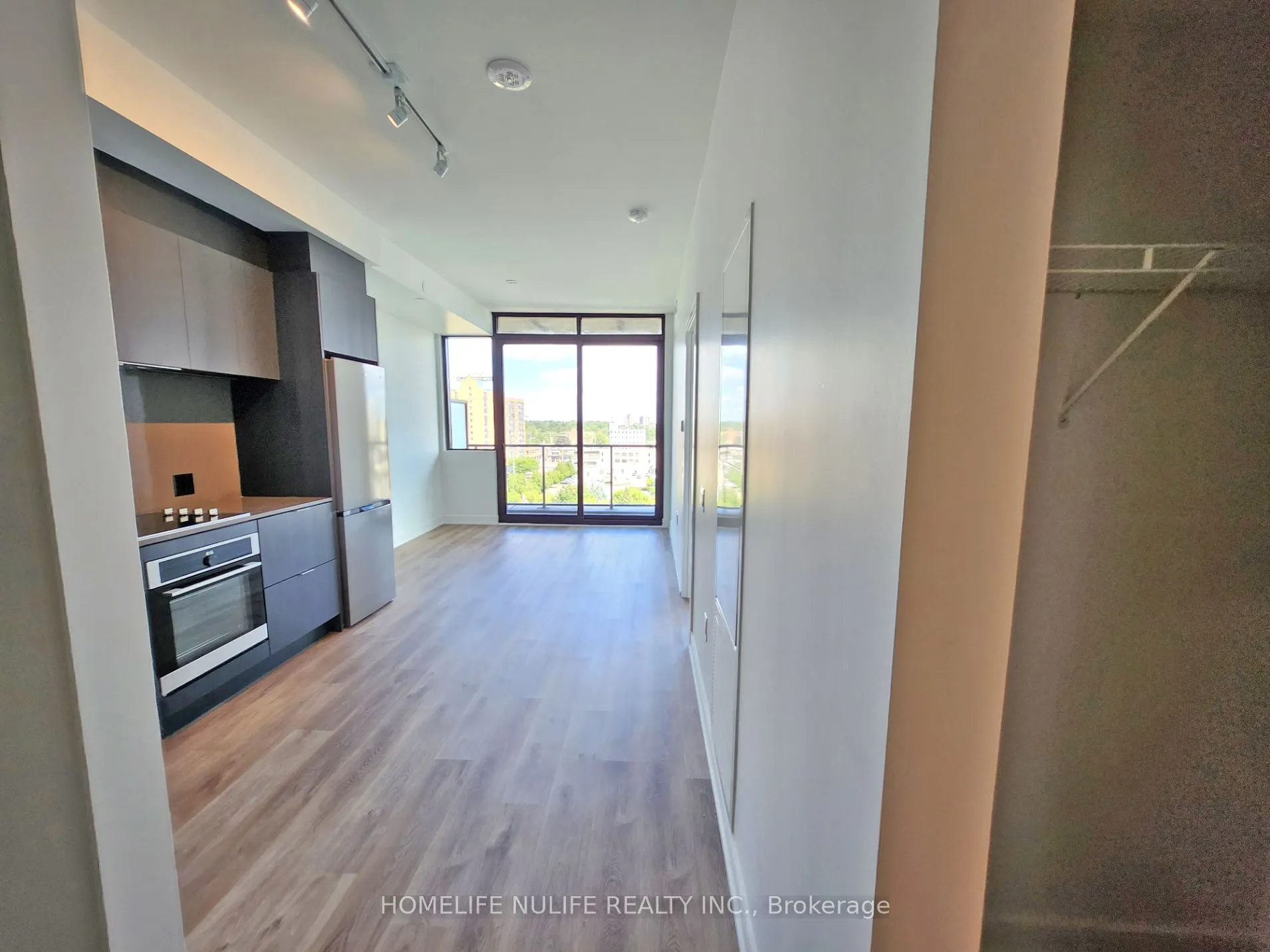 3009 Novar Road, #819