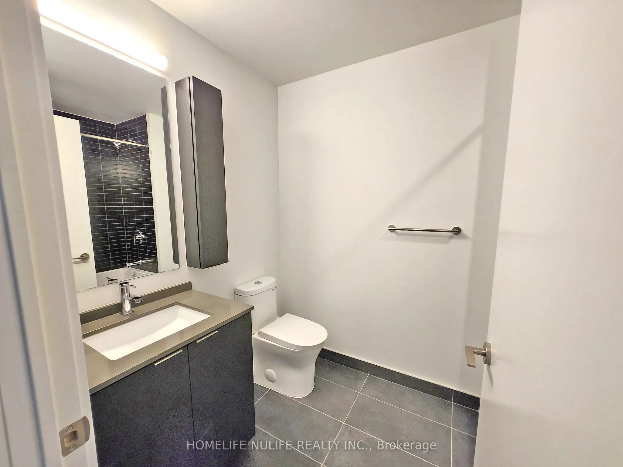 3009 Novar Road, #819