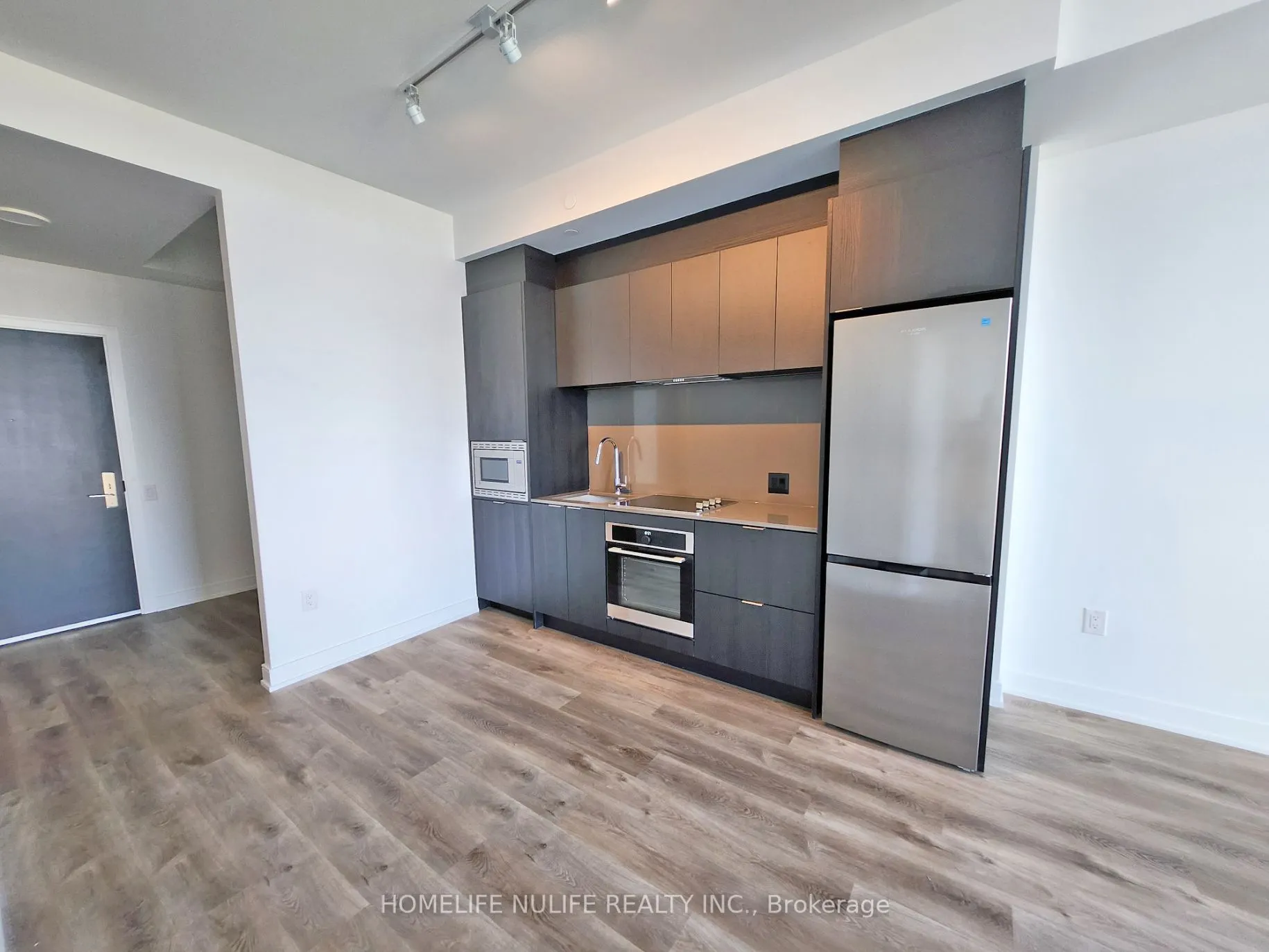 3009 Novar Road, #819