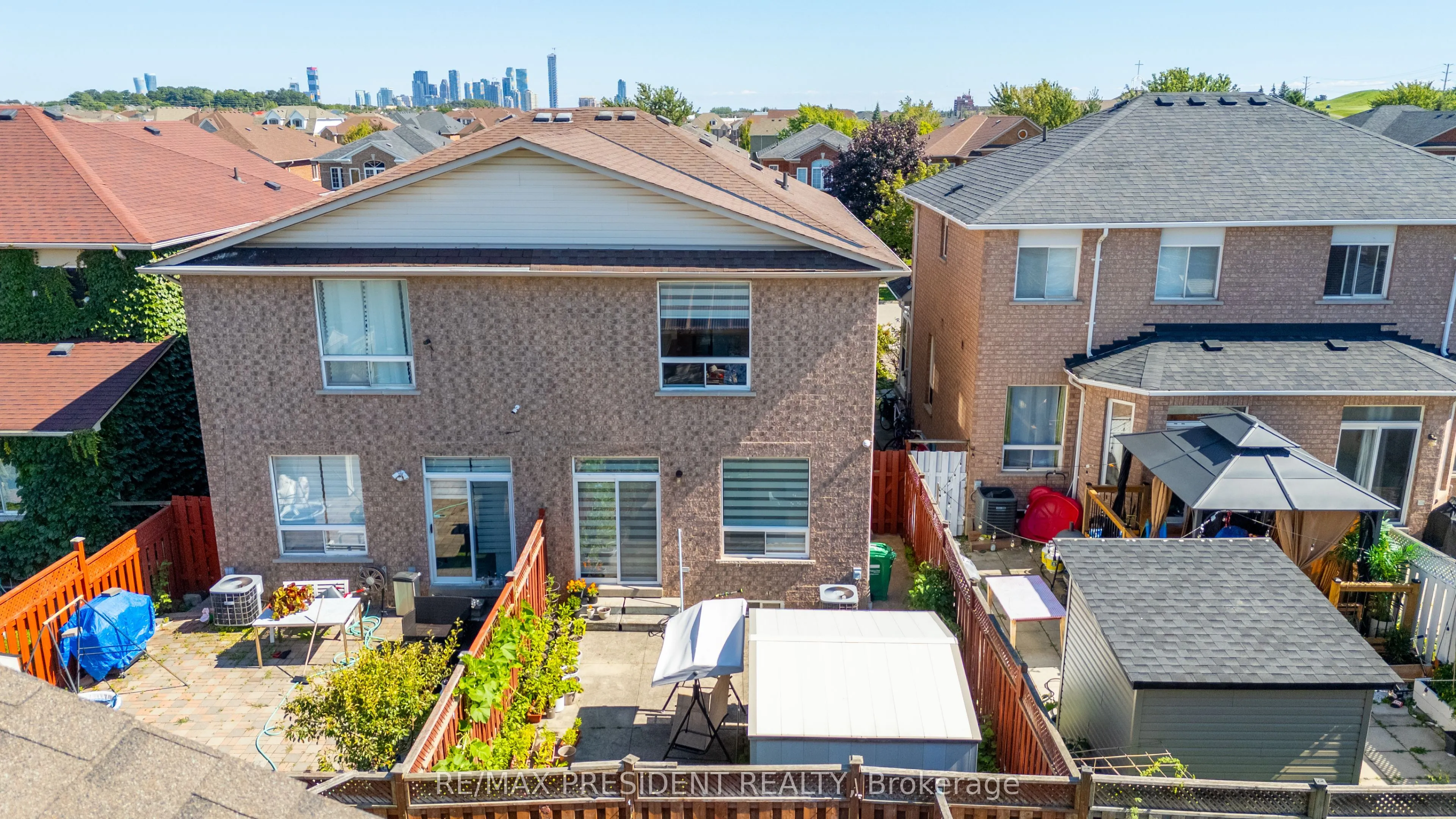 823 Ledbury Crescent