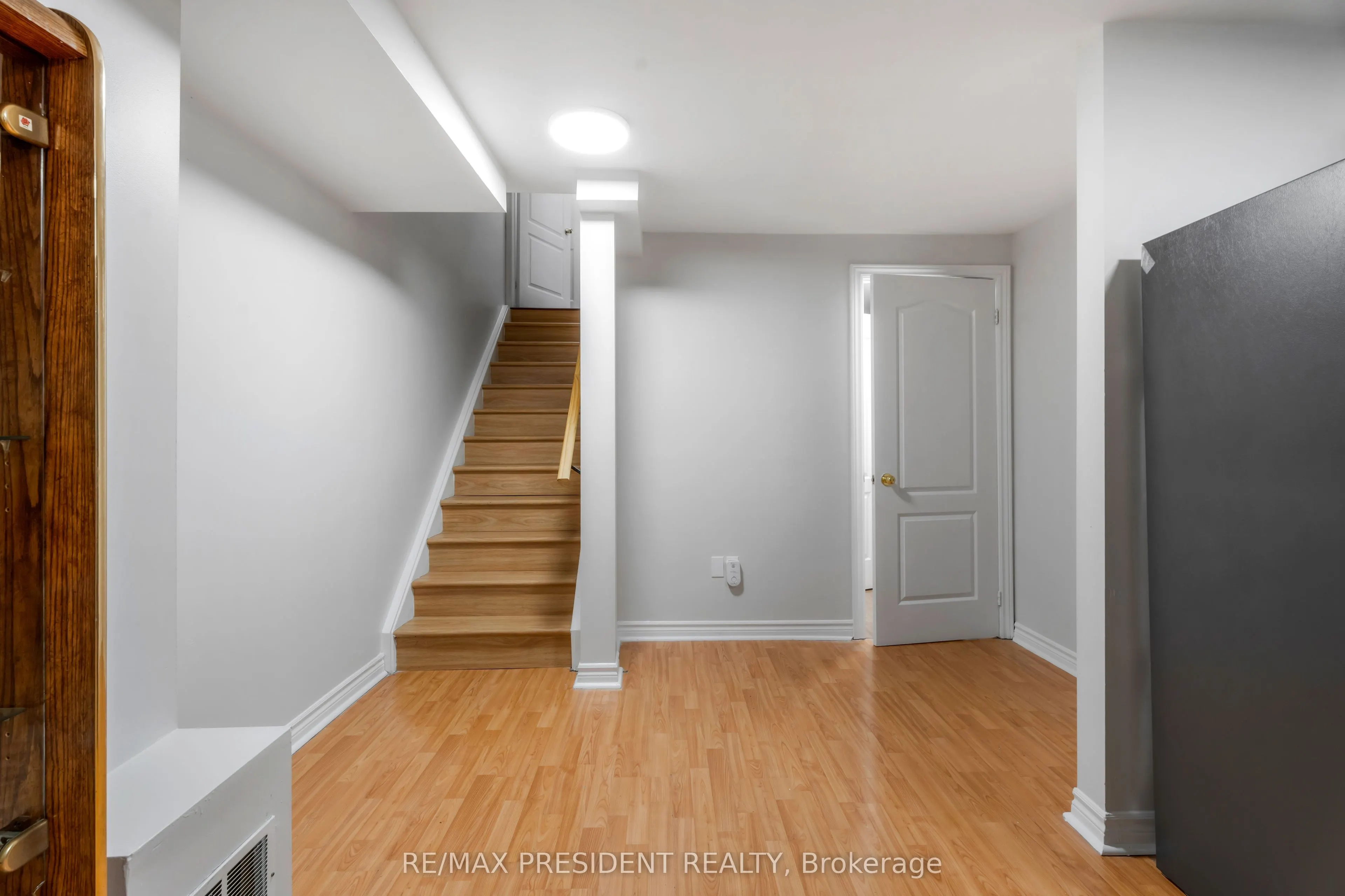 823 Ledbury Crescent