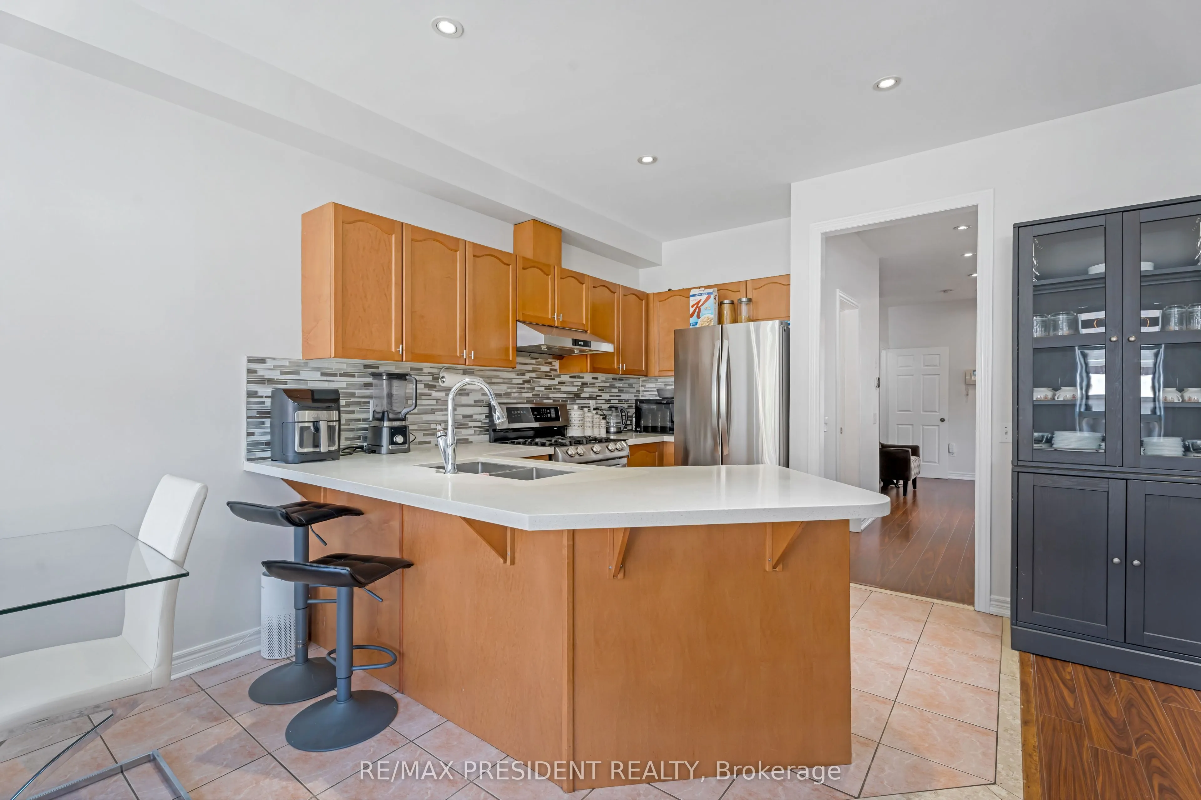 823 Ledbury Crescent