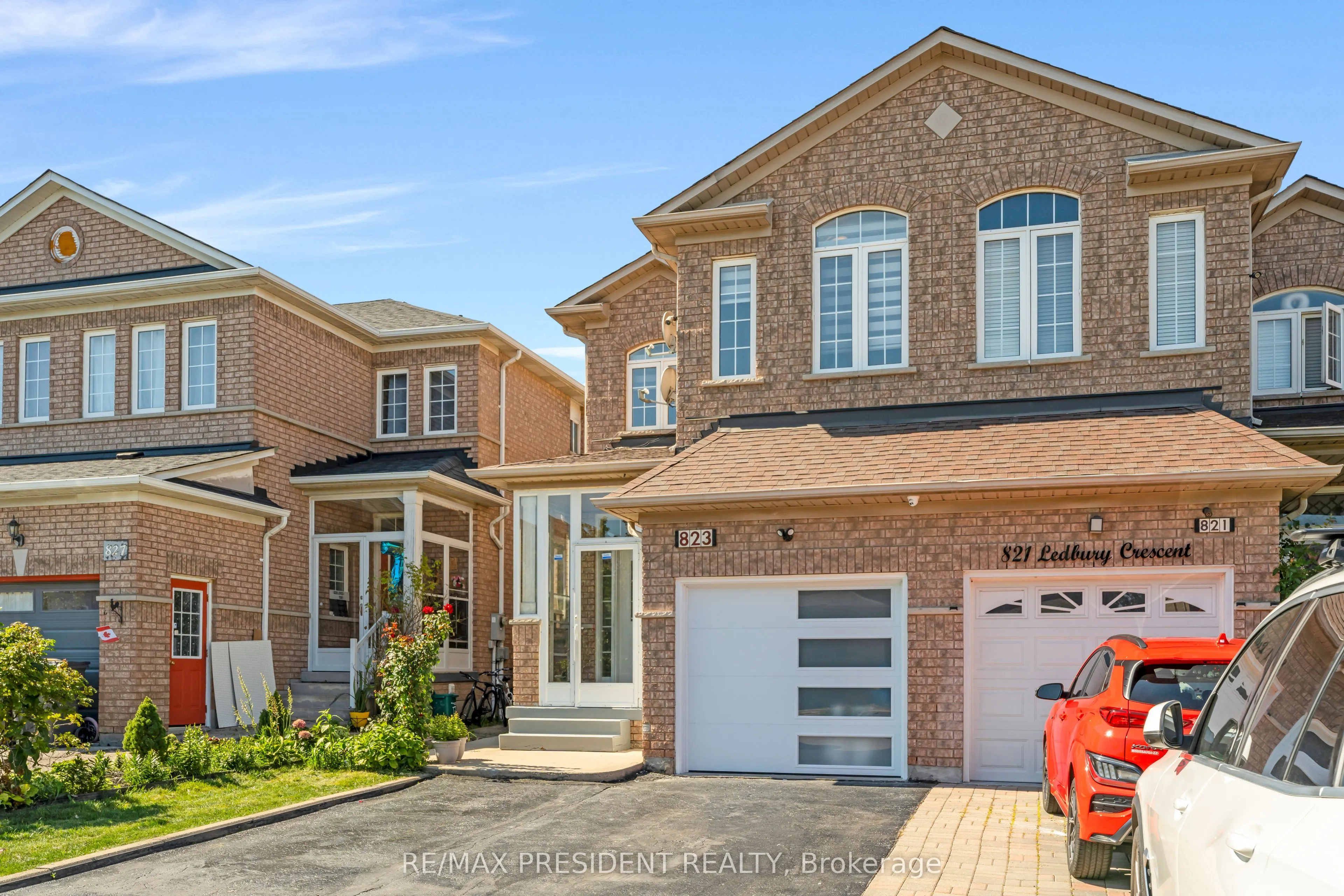823 Ledbury Crescent