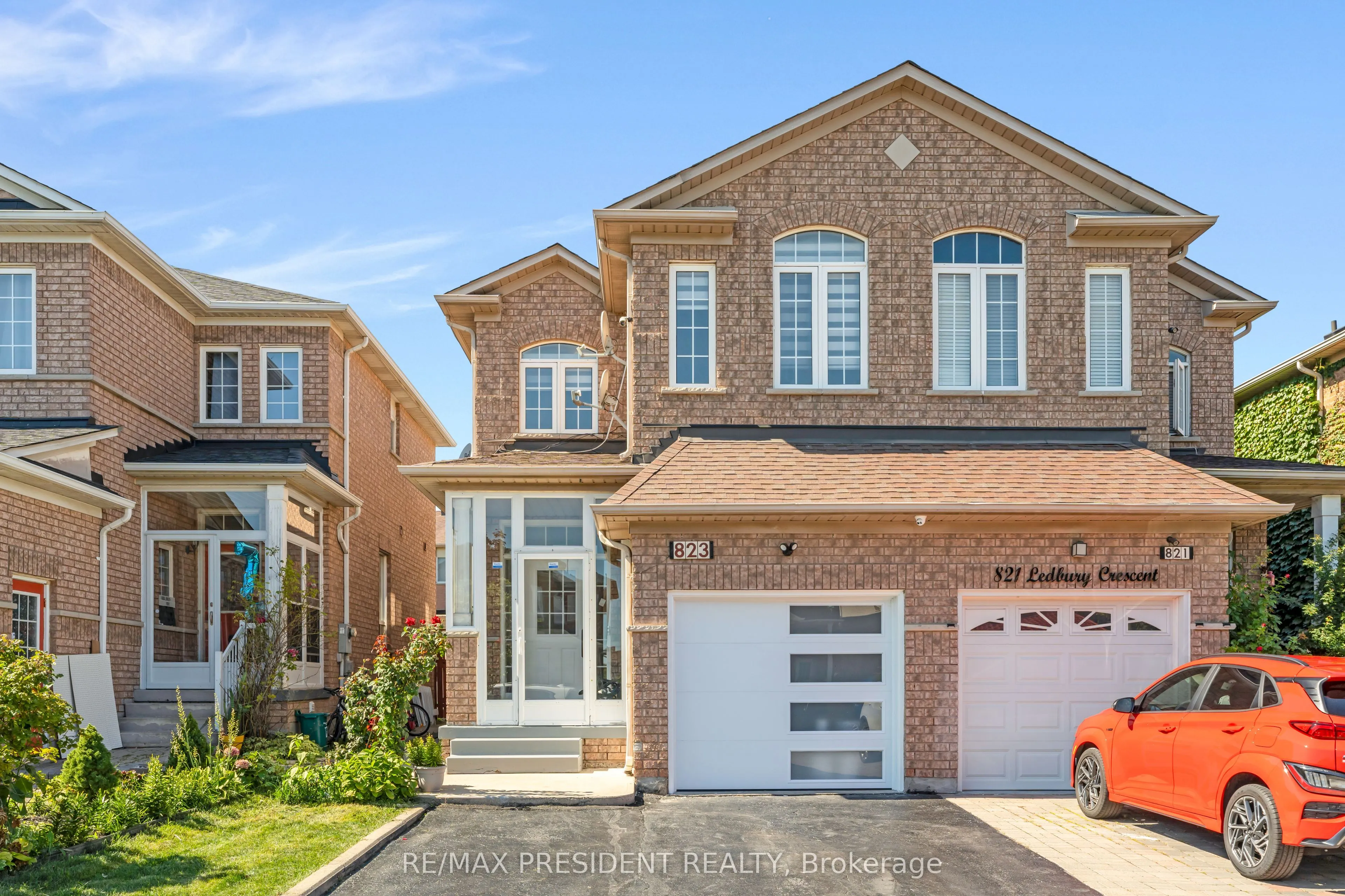 823 Ledbury Crescent