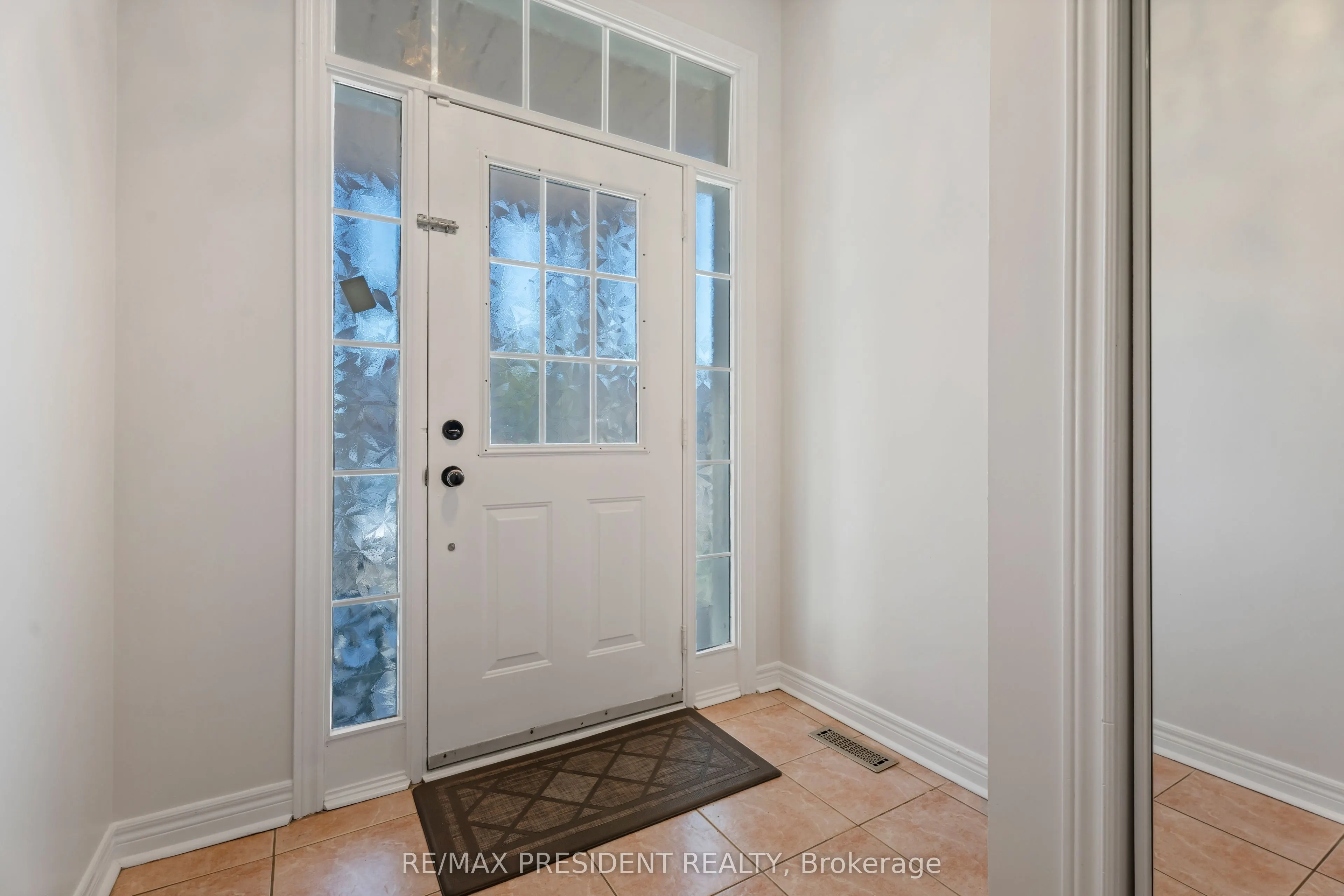 823 Ledbury Crescent
