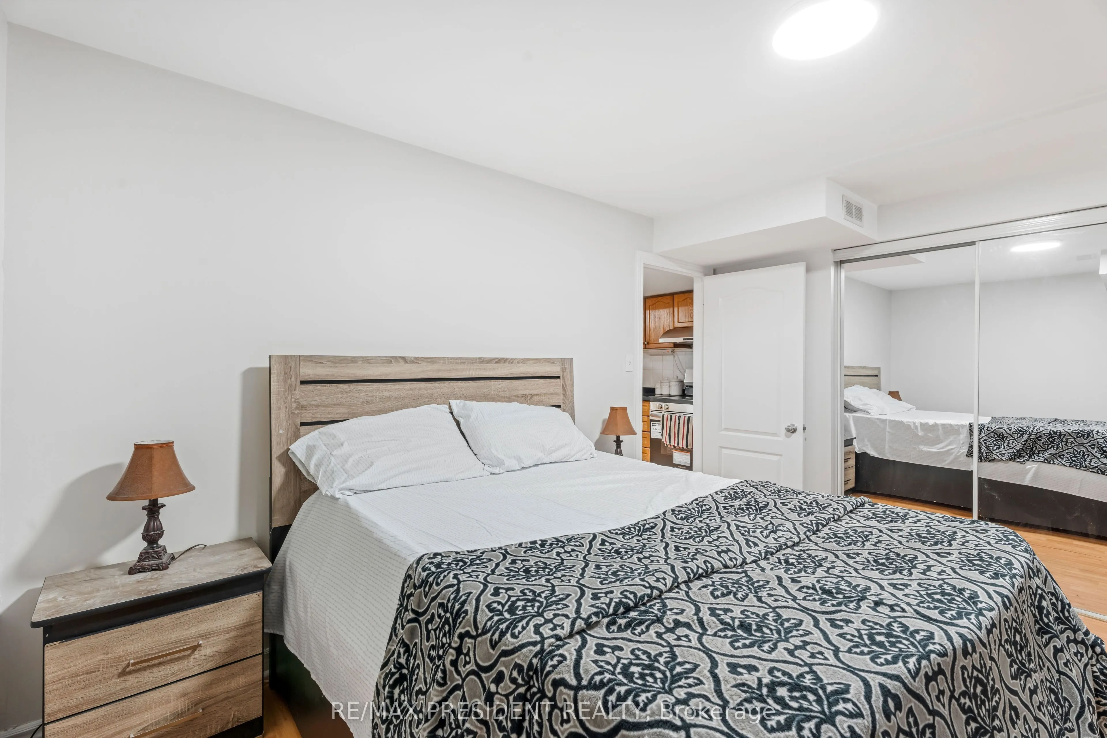 823 Ledbury Crescent