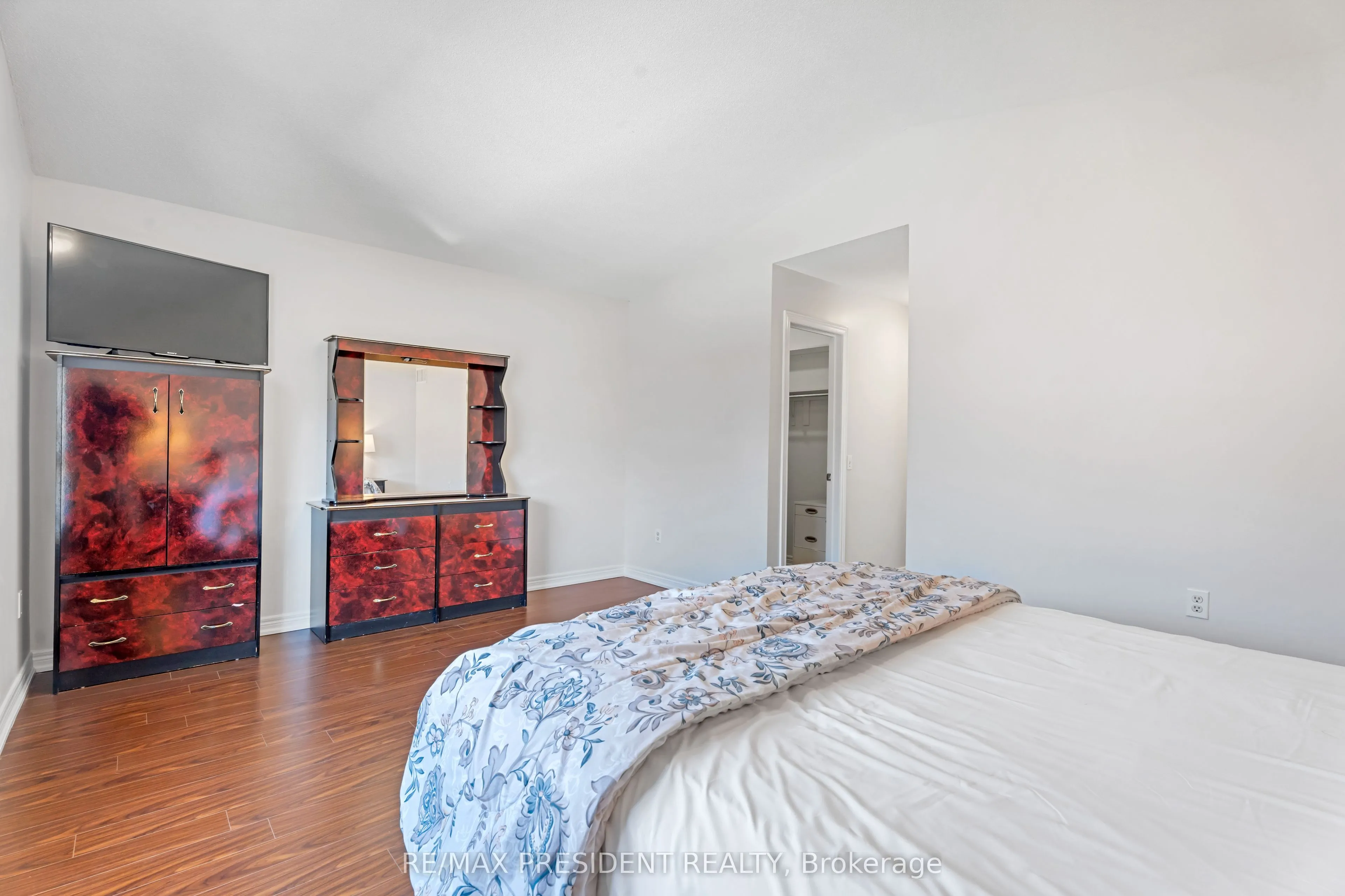 823 Ledbury Crescent