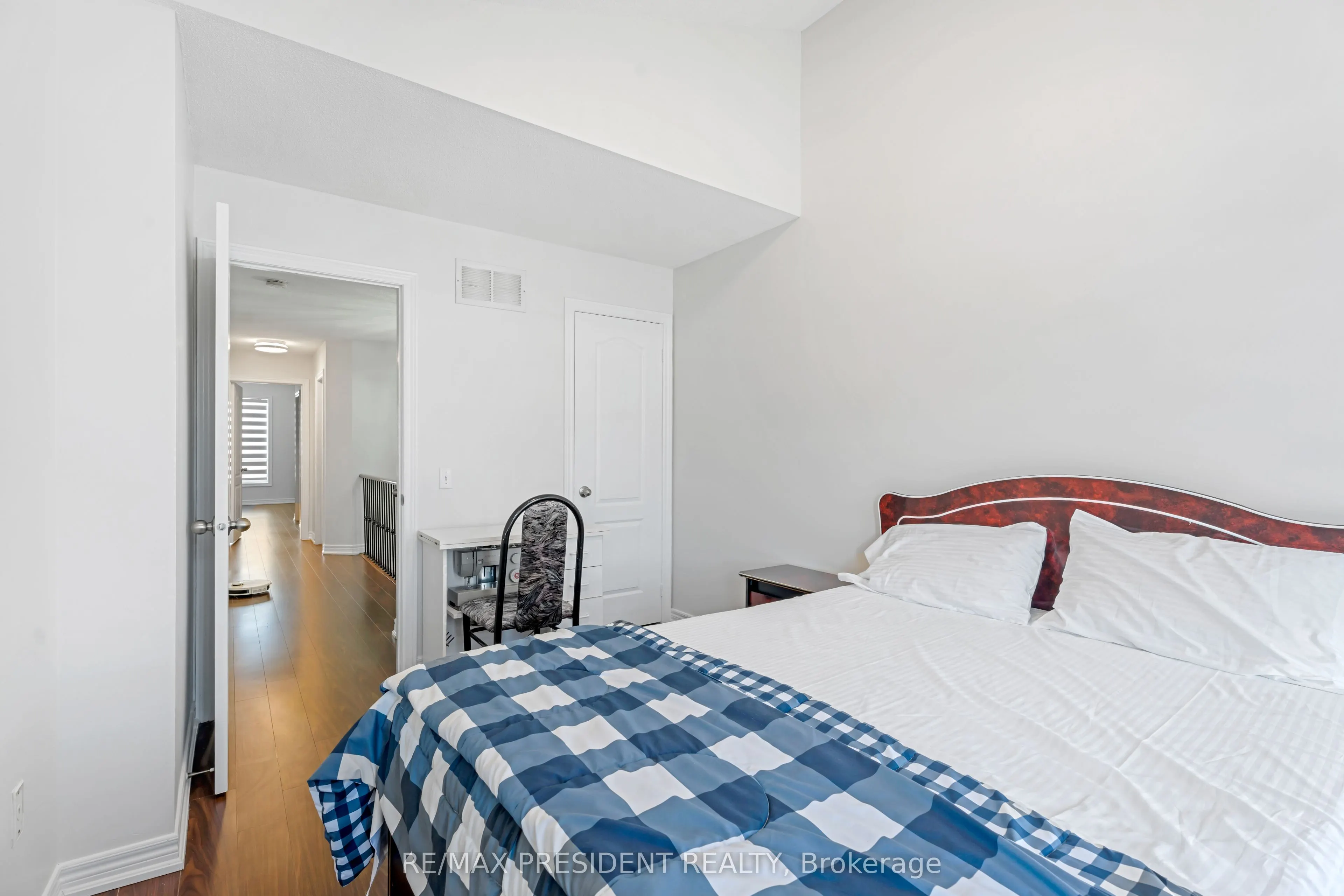 823 Ledbury Crescent
