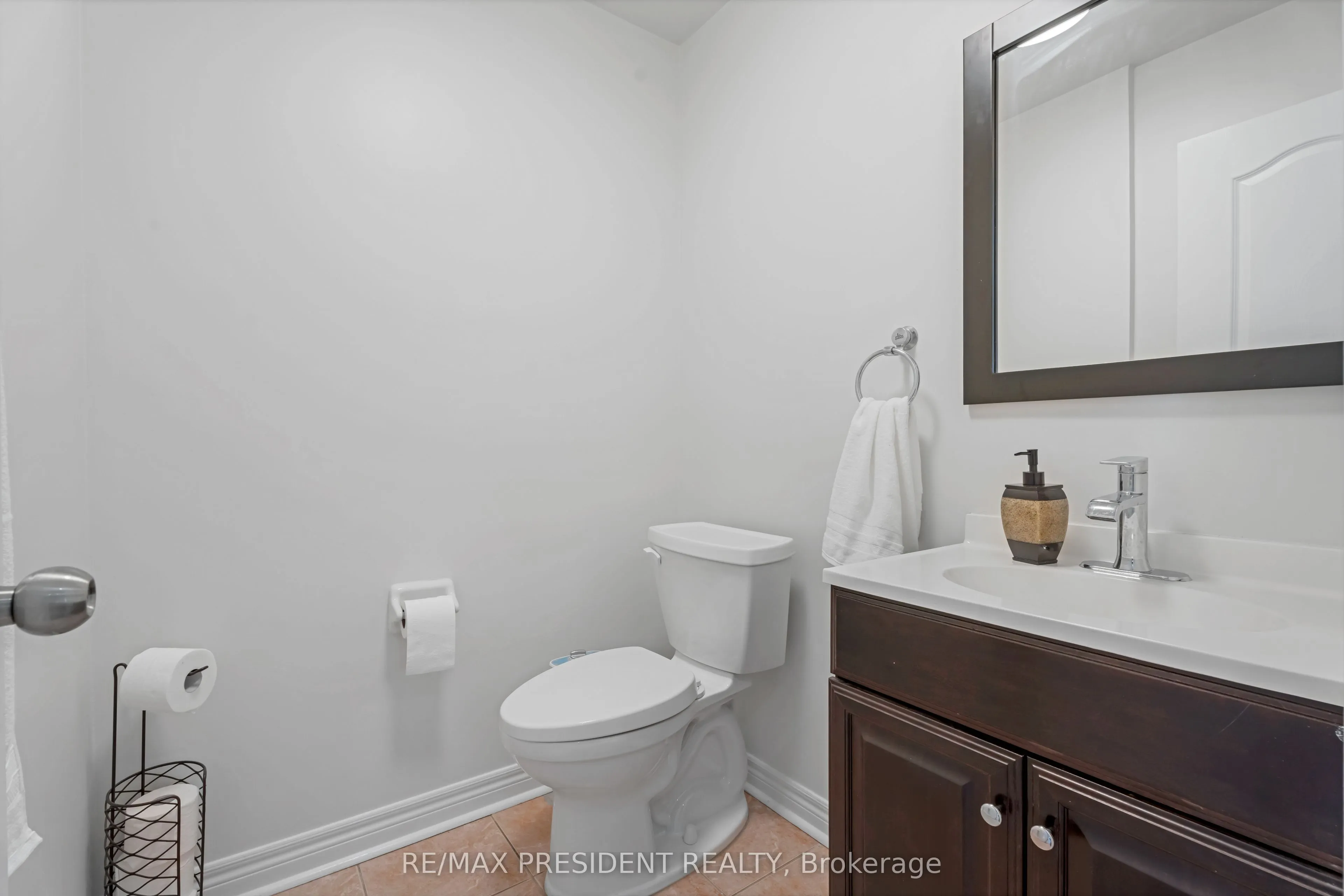 823 Ledbury Crescent