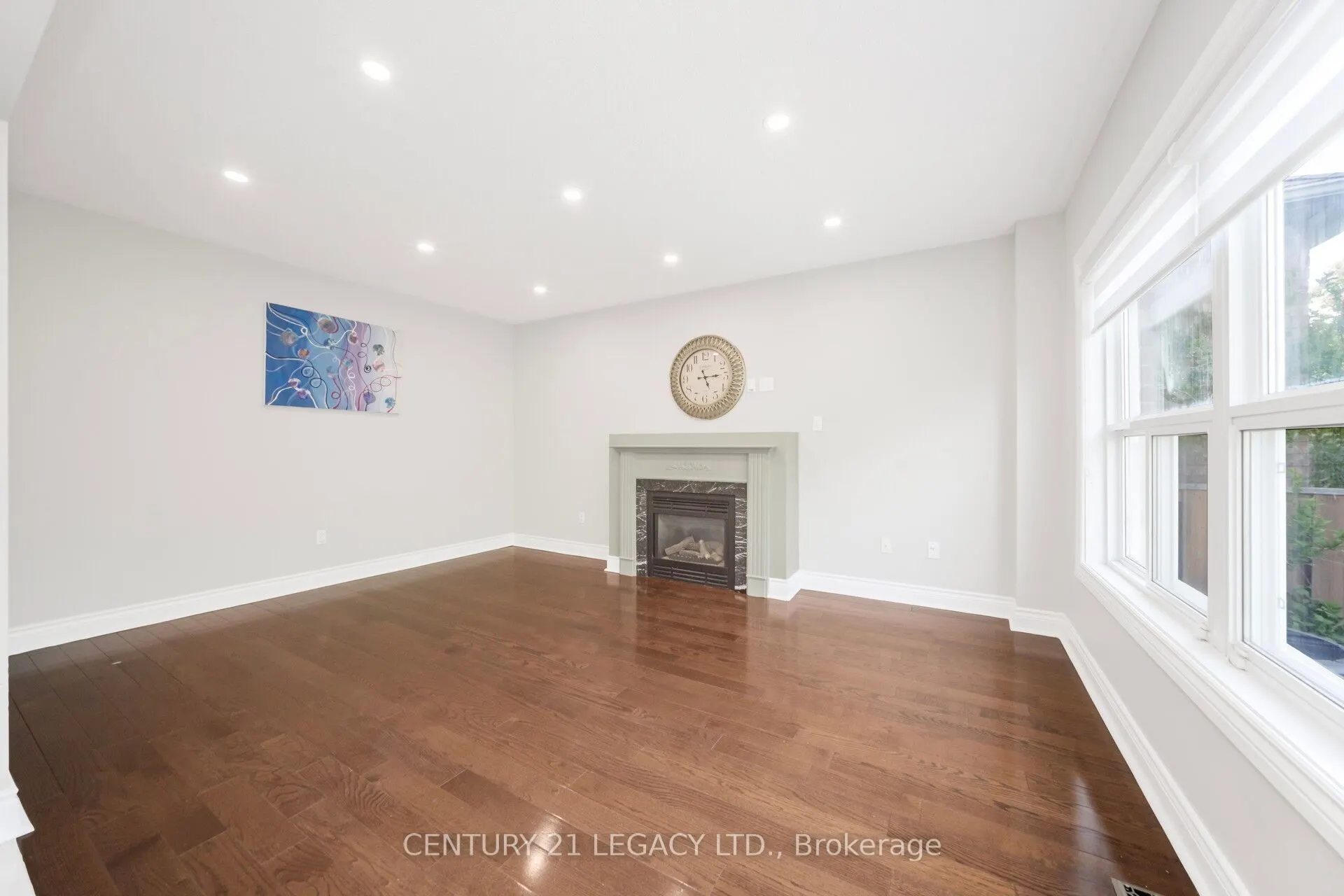 28 Sunnybrook Crescent