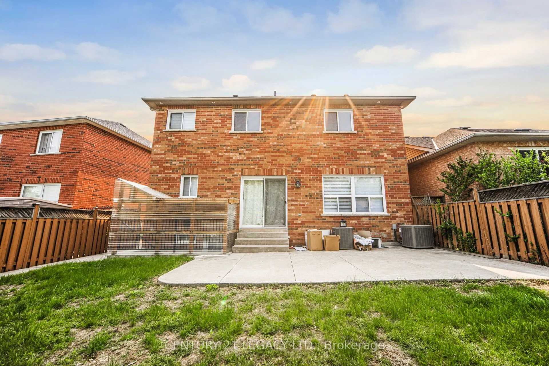 28 Sunnybrook Crescent